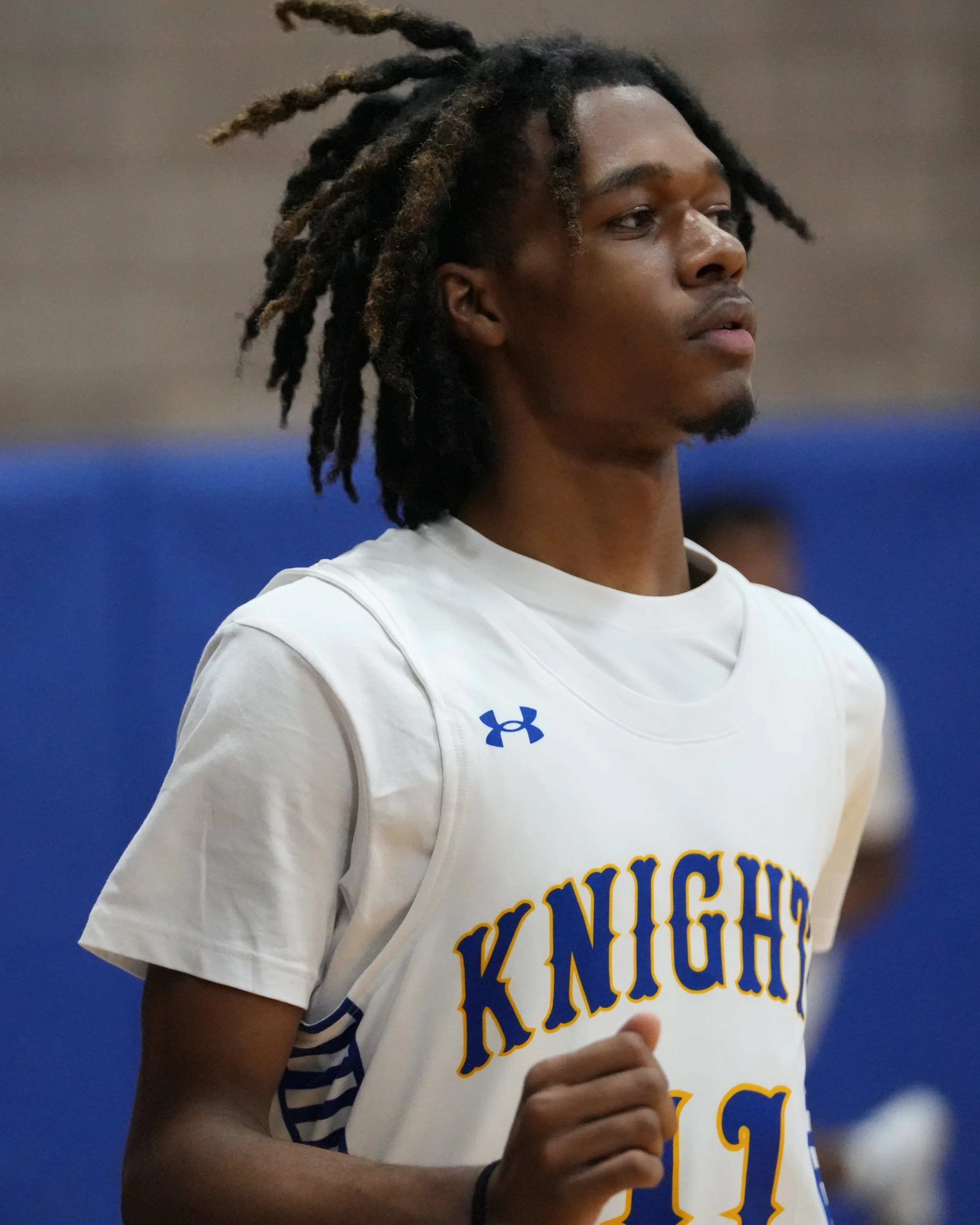 VarsityBoysBasketball_202526_Web_-29.jpg