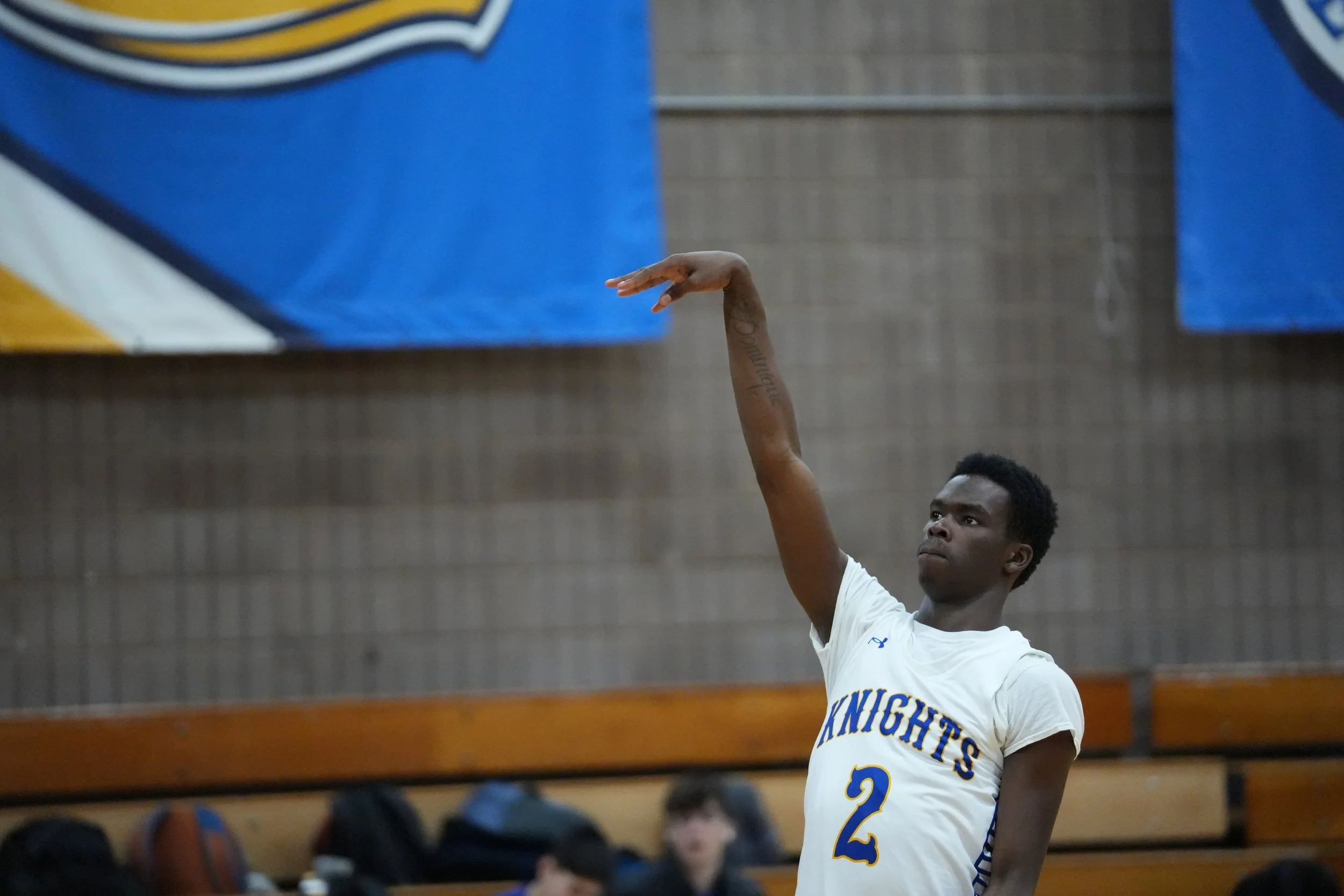 VarsityBoysBasketball_202526_Web_-30.jpg