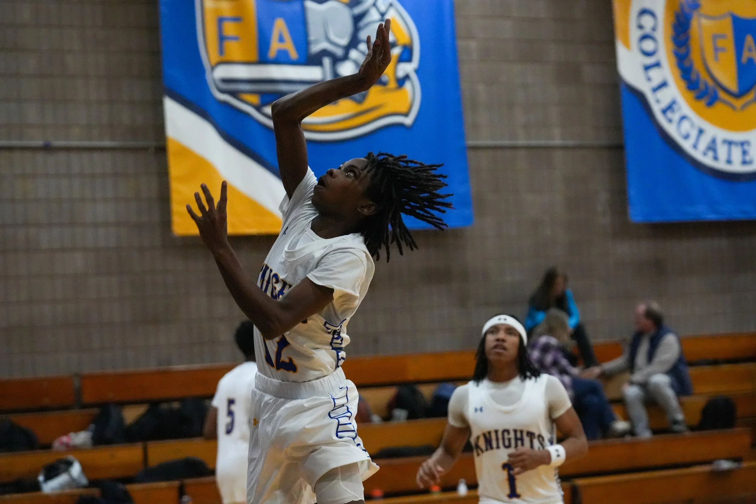 VarsityBoysBasketball_202526_Web_-37.jpg