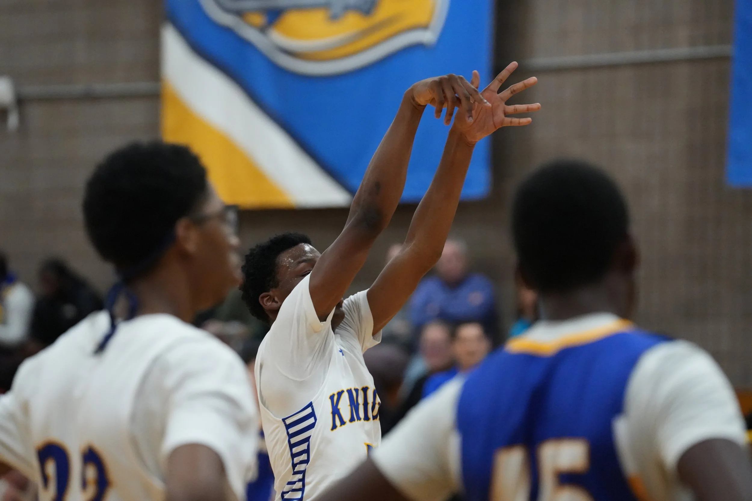 VarsityBoysBasketball_202526_Web_-46.jpg