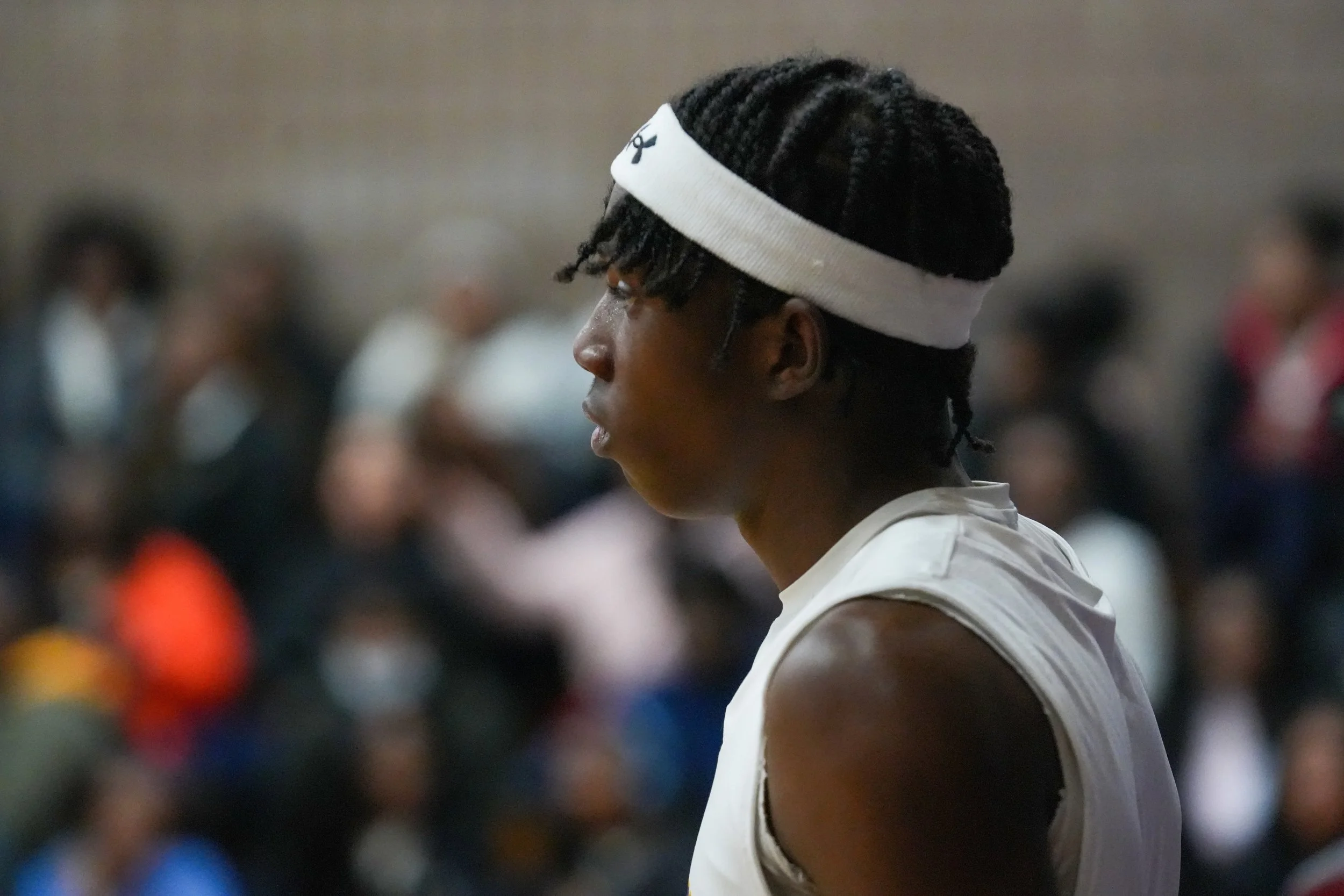 VarsityBoysBasketball_202526_Web_-47.jpg