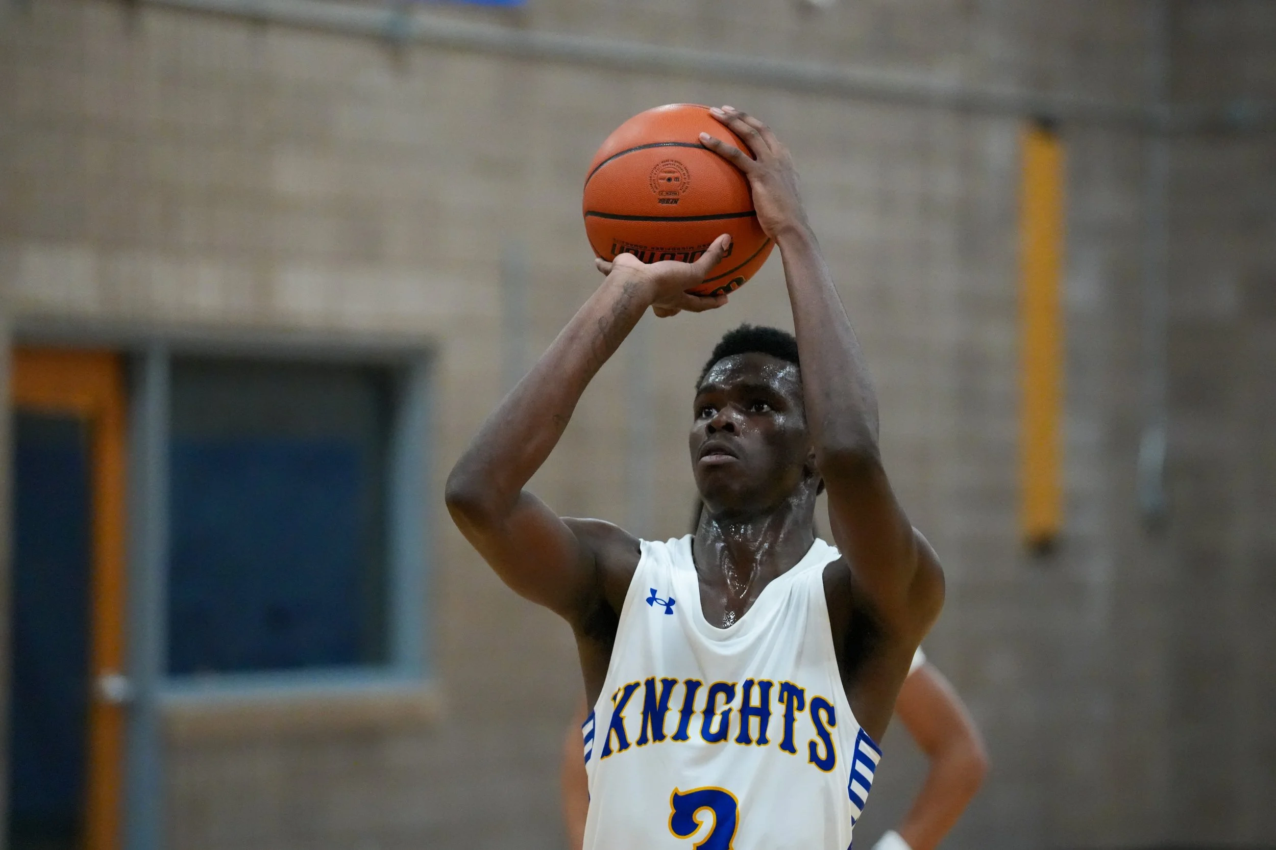 VarsityBoysBasketball_202526_Web_-49.jpg