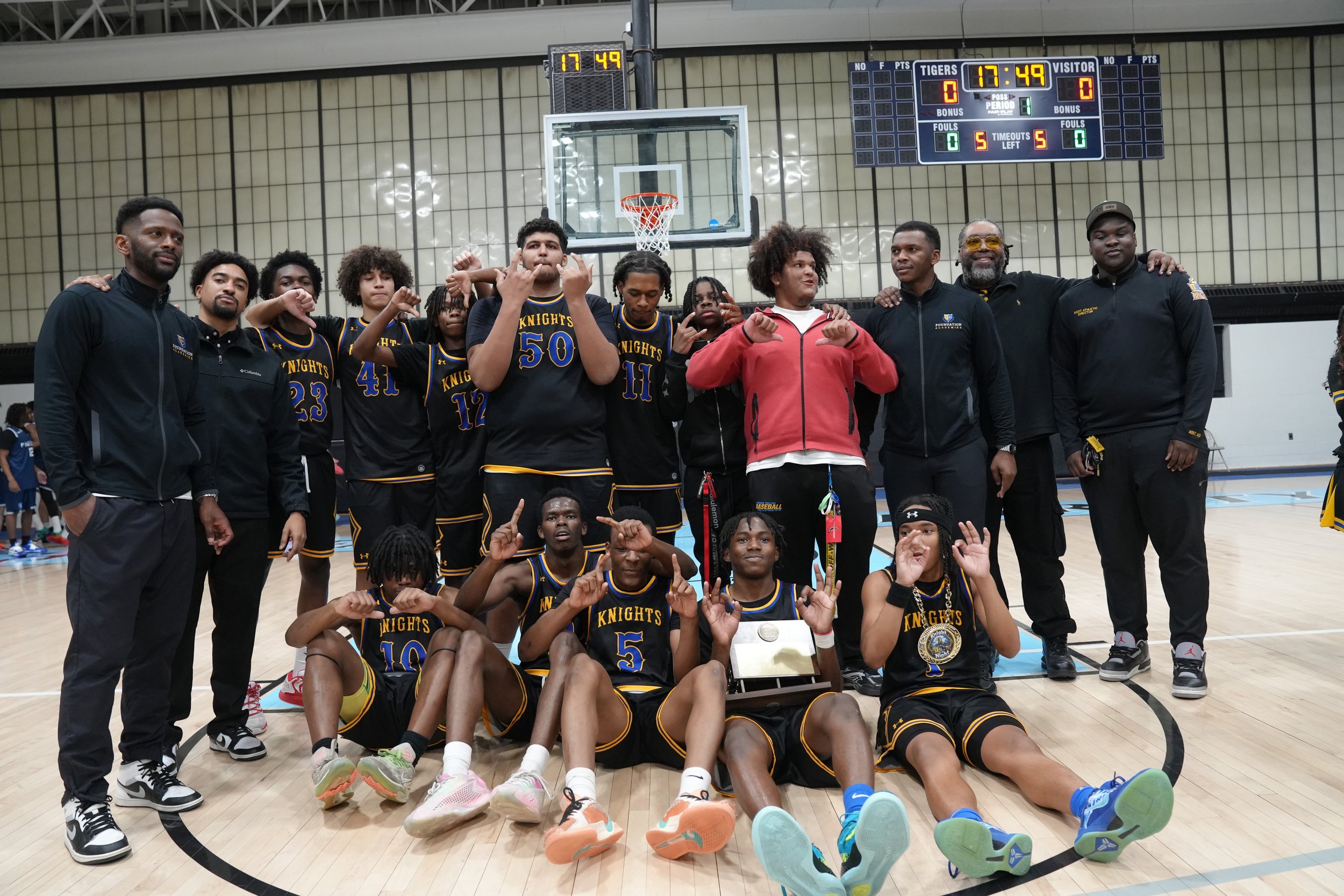 FAVarsityBoysBasketballConferenceChampions_Web_-23.jpg
