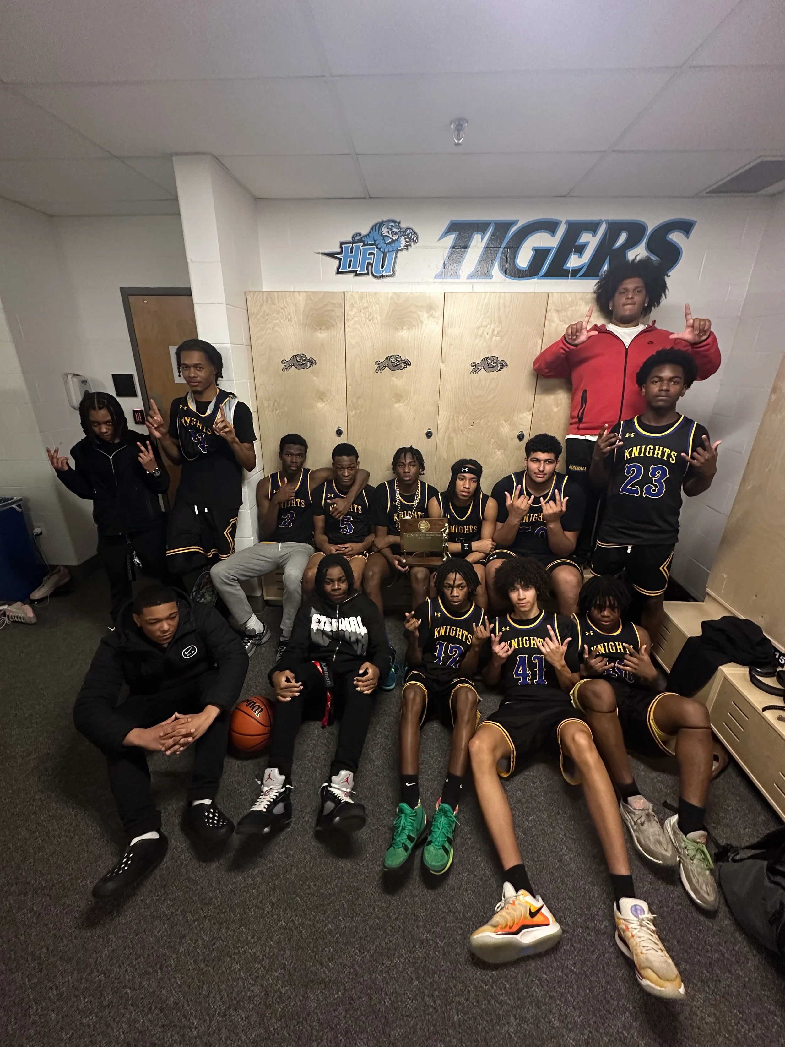 FAVarsityBoysBasketballConferenceChampions_Web_-36.jpg