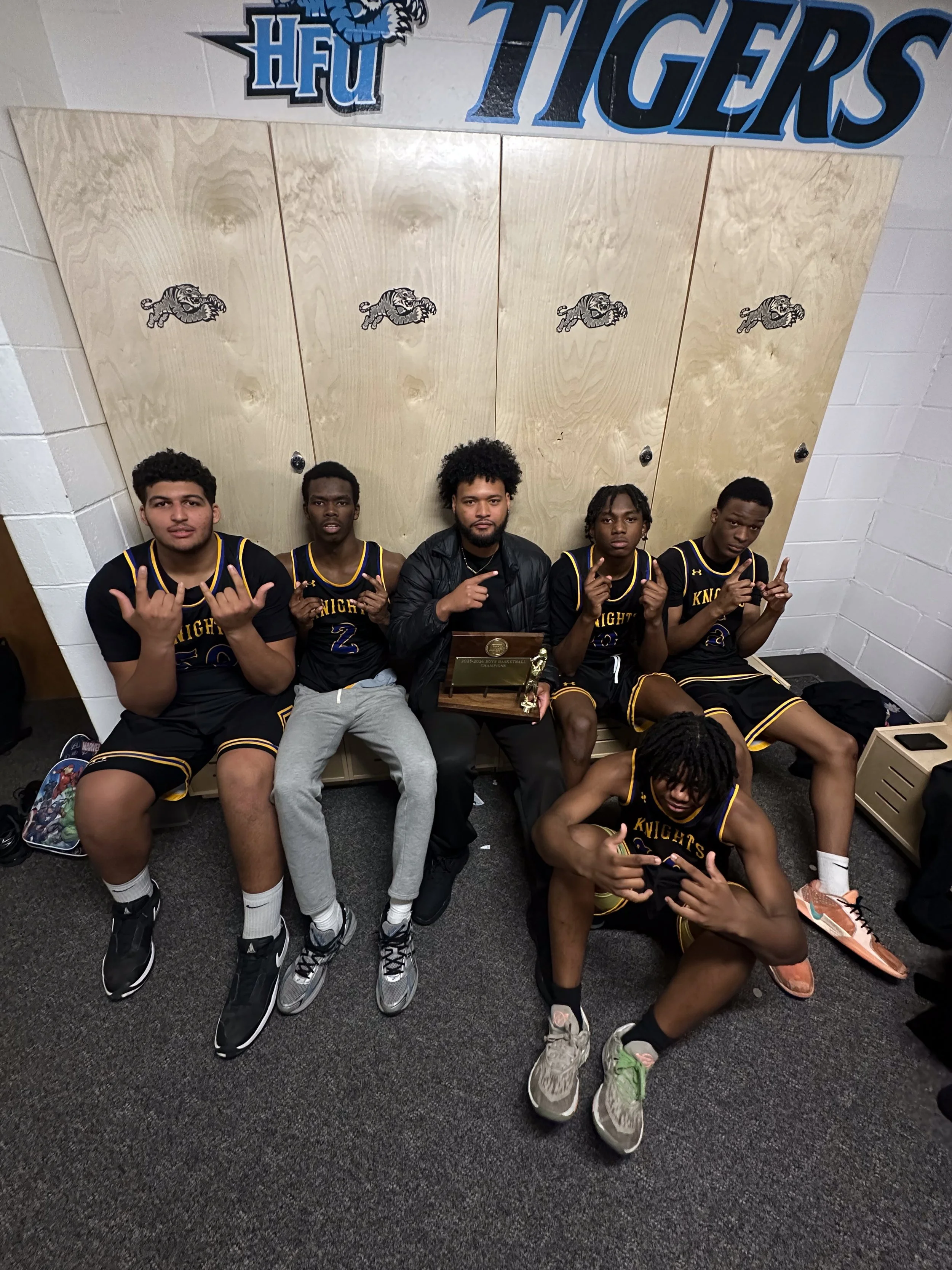 FAVarsityBoysBasketballConferenceChampions_Web_-38.jpg