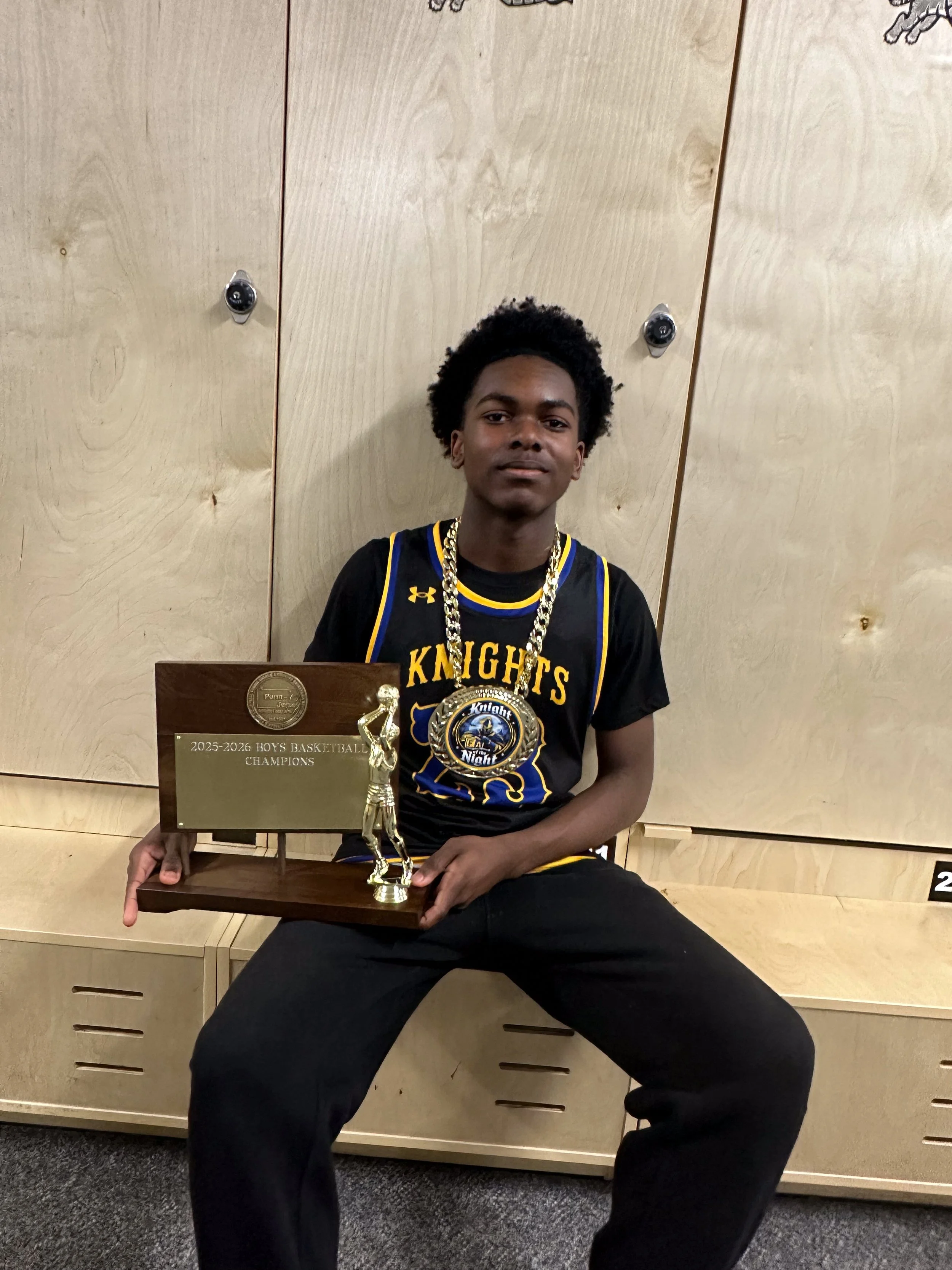FAVarsityBoysBasketballConferenceChampions_Web_-42.jpg