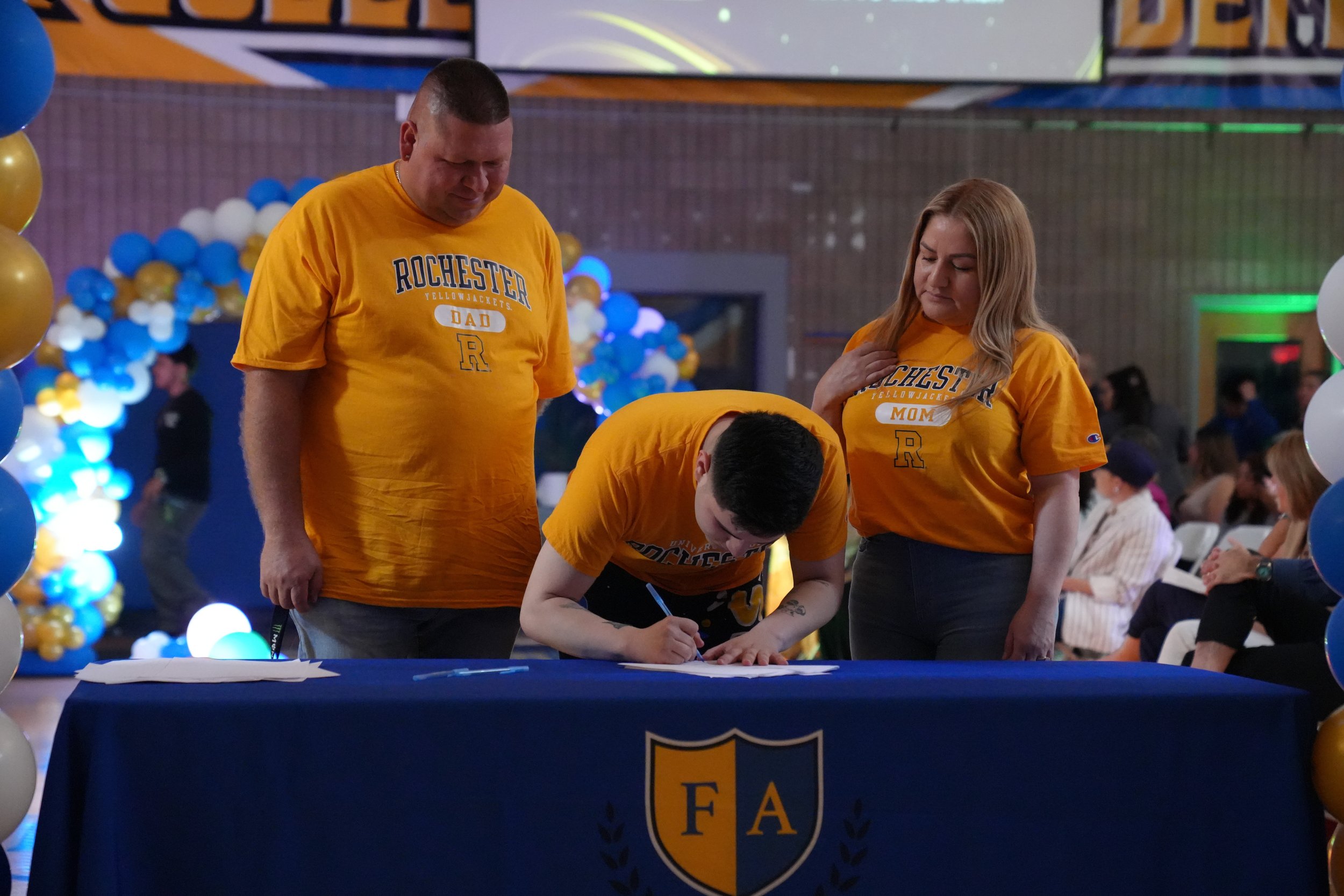 SeniorSigningDay_FA_2026_Web-157.jpg