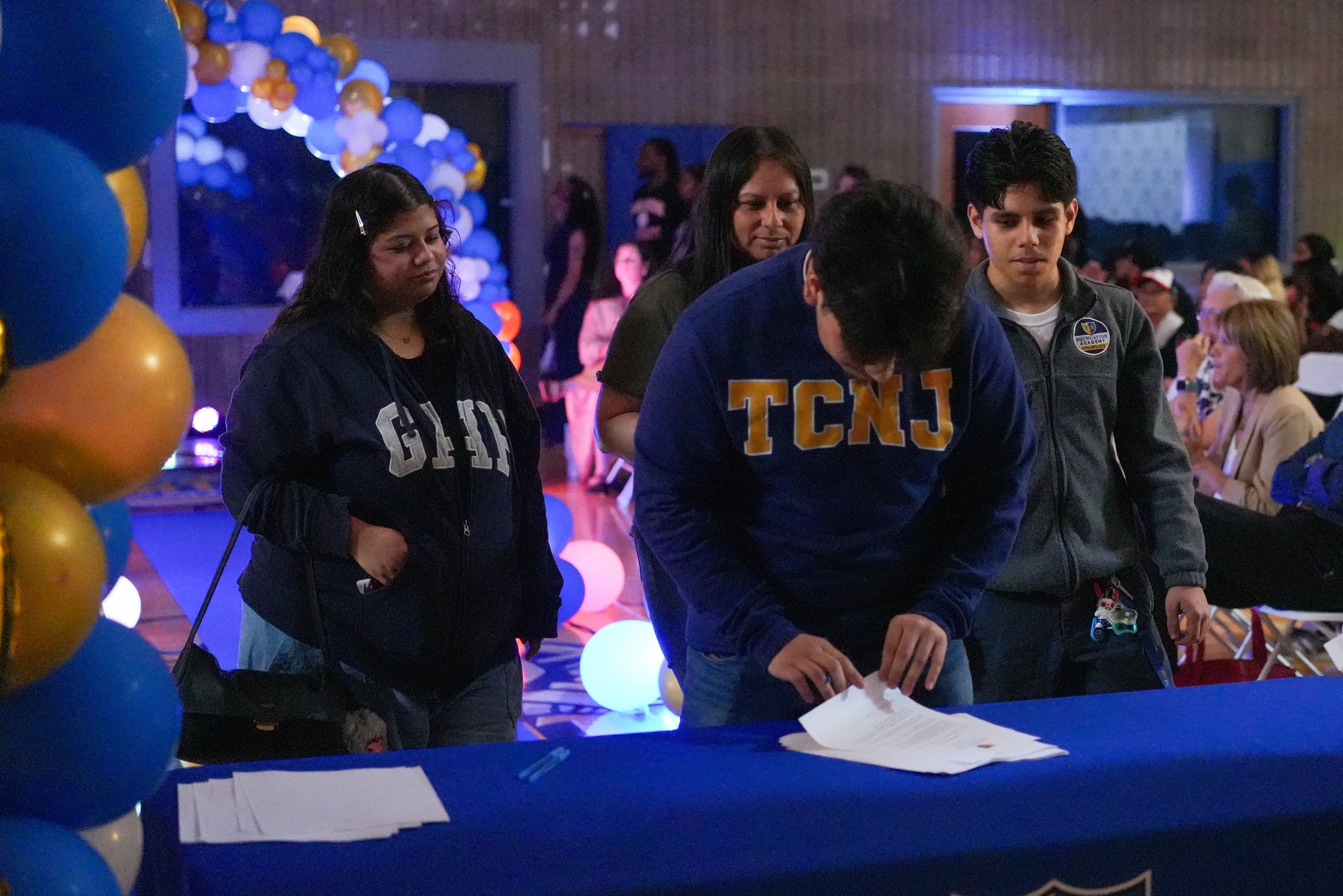 SeniorSigningDay_FA_2026_Web-165.jpg