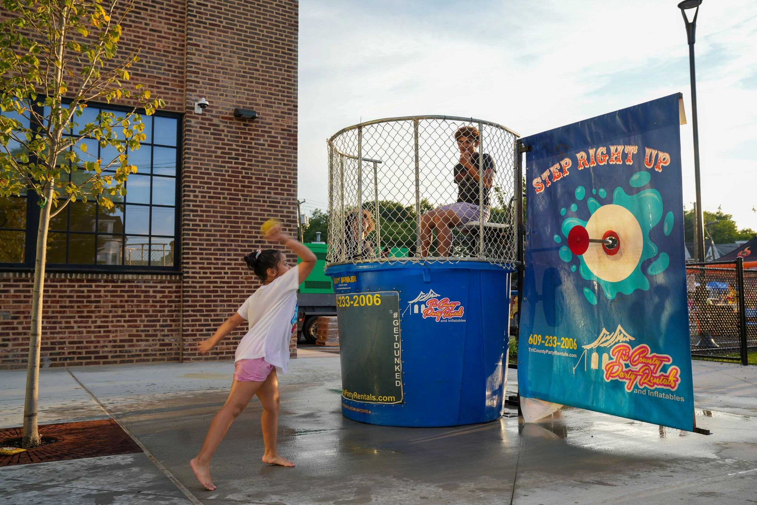 NationalNightOut_FACommunityBlockParty_26_-07.jpg