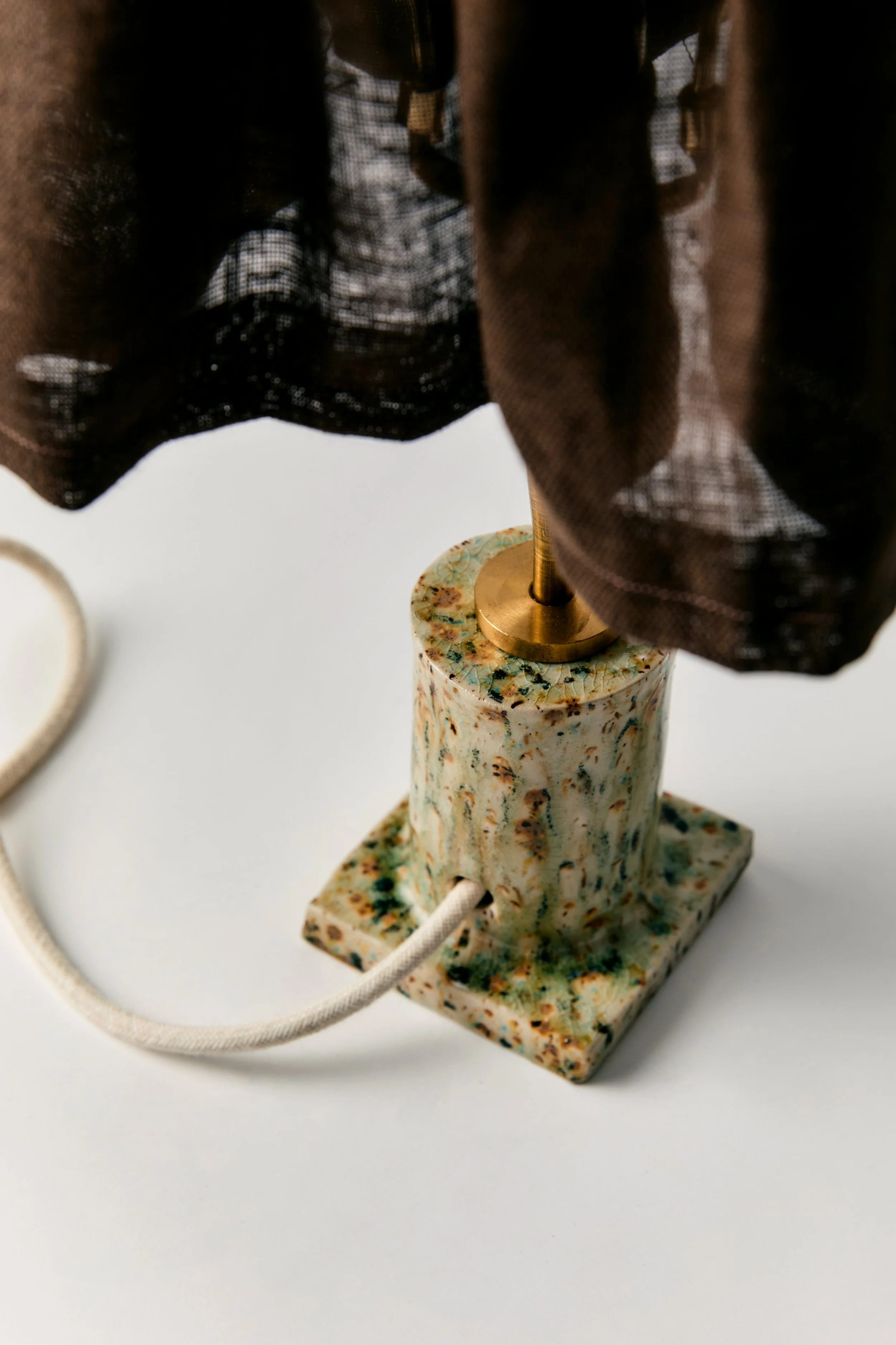 loutre-medium-lamp_007.jpg