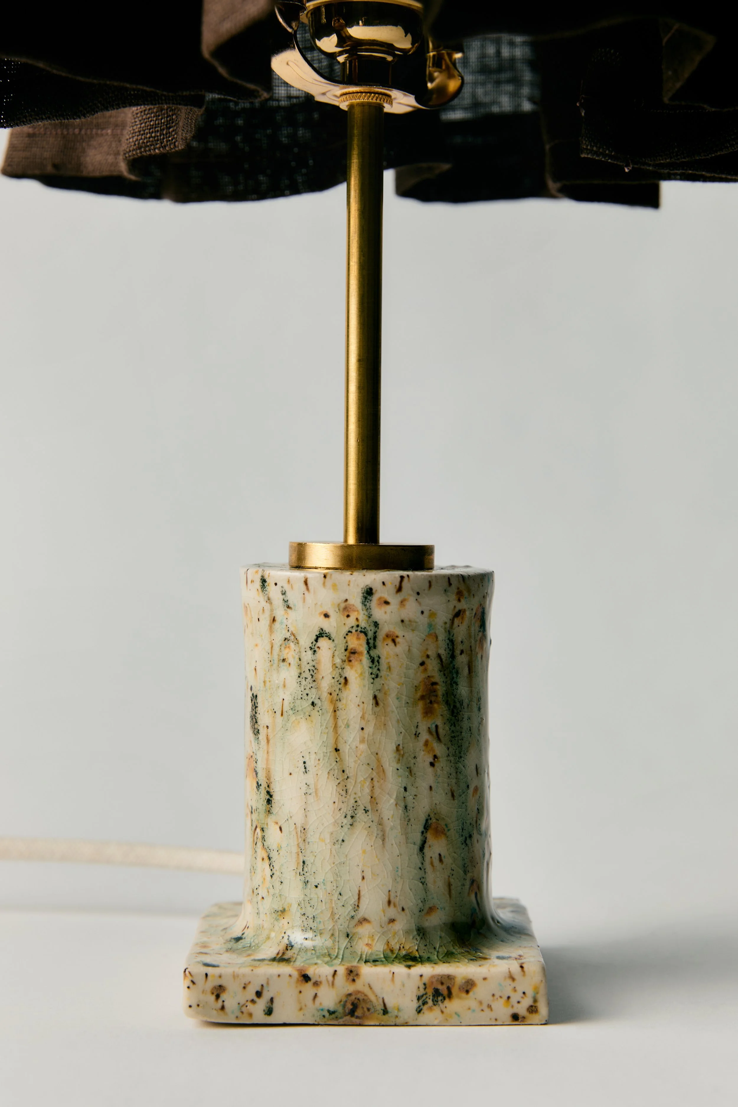 loutre-medium-lamp_003.jpg