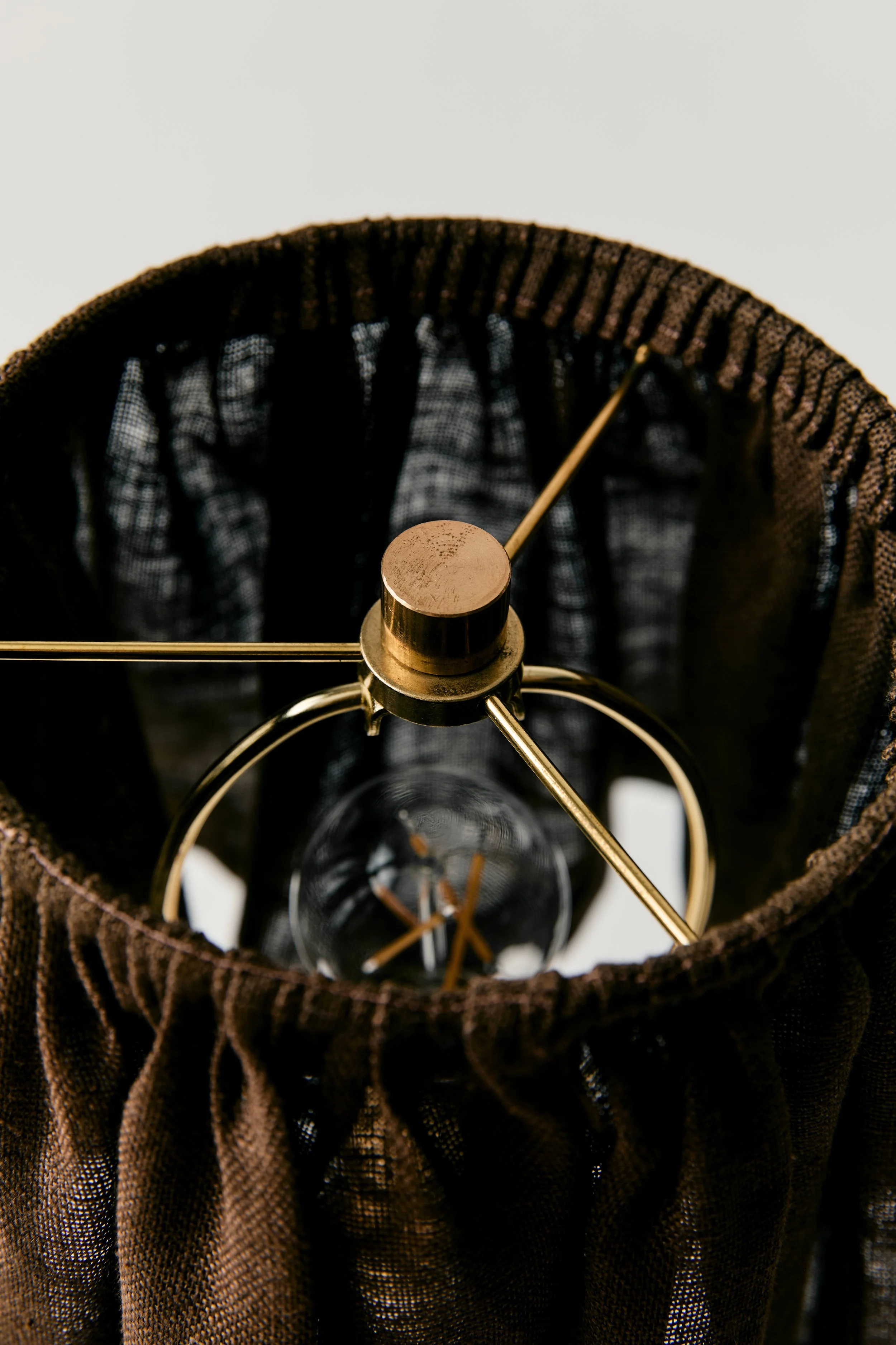 loutre-medium-lamp_005.jpg