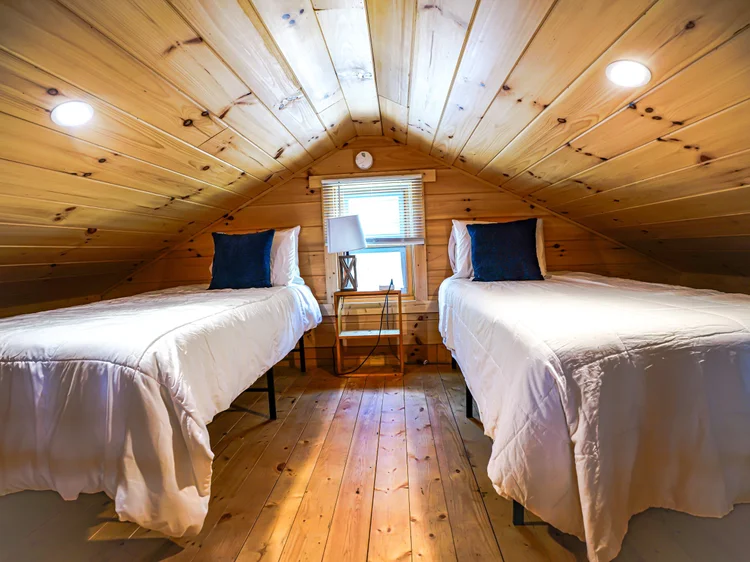 Holiday Hills Log Cabin two loft bed