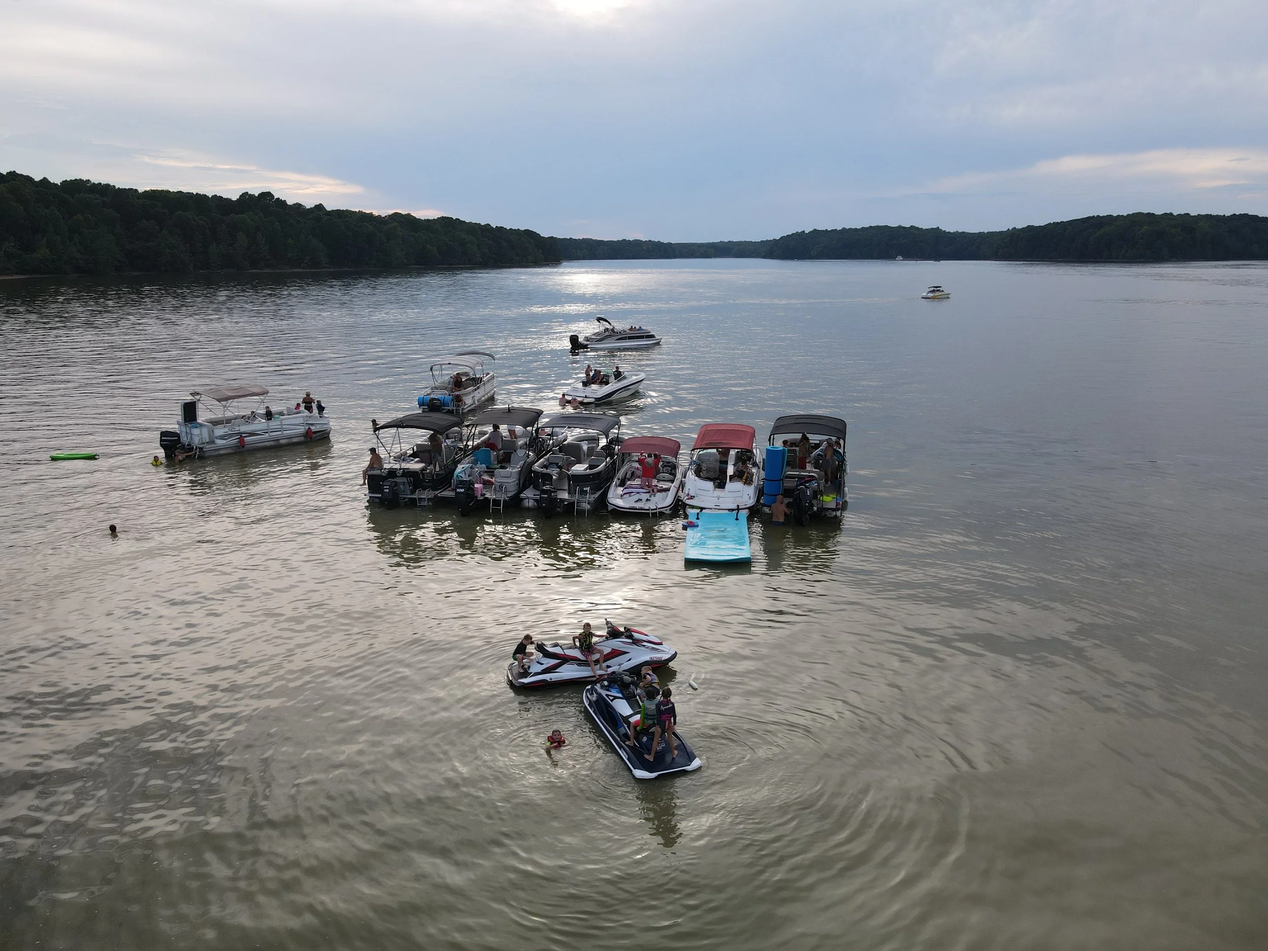 Boat days from holiday hills resort on lake barkley near land between the lakes