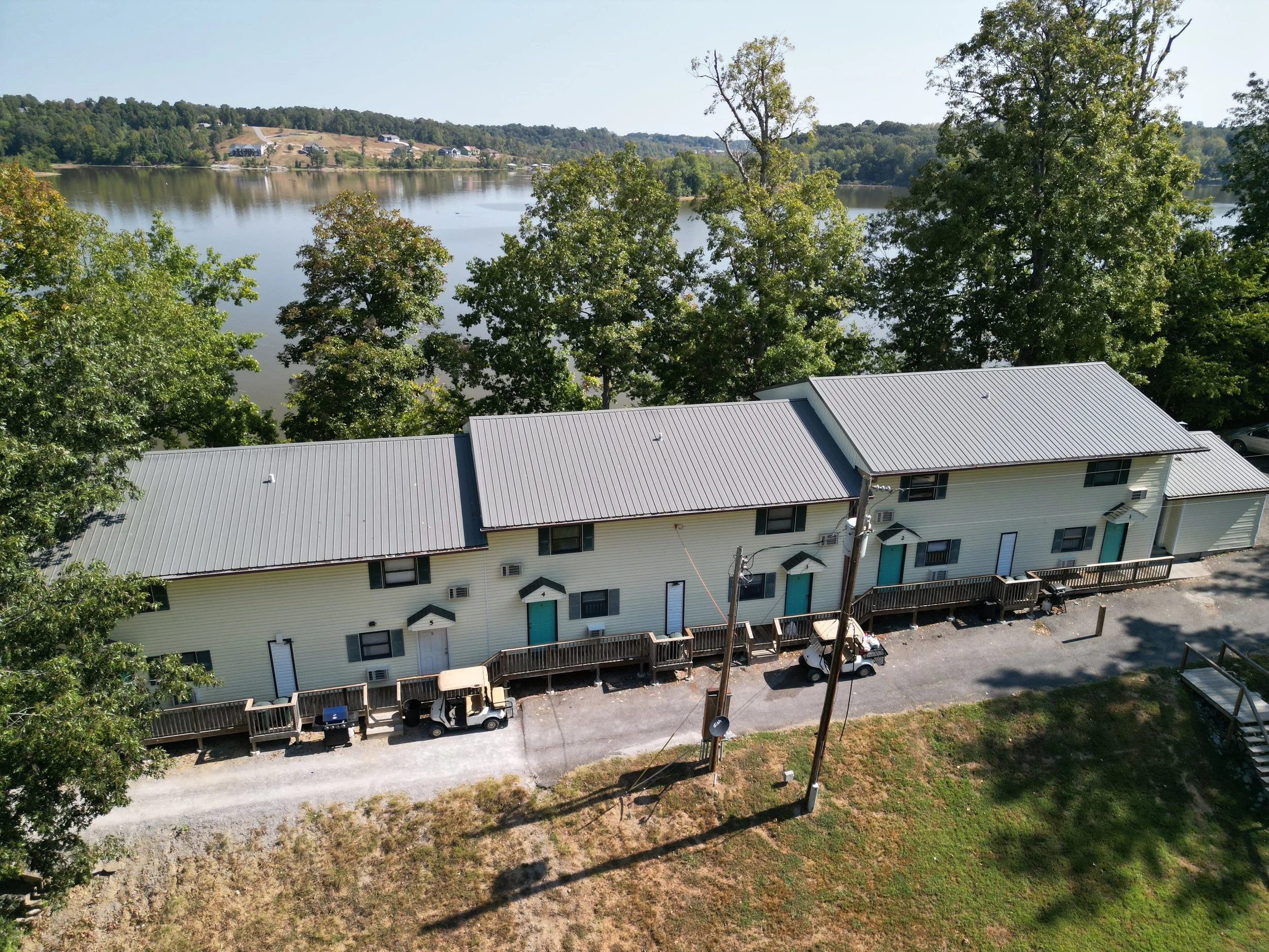 townhouses at holiday hills resort on lake barkley near land between the lakes