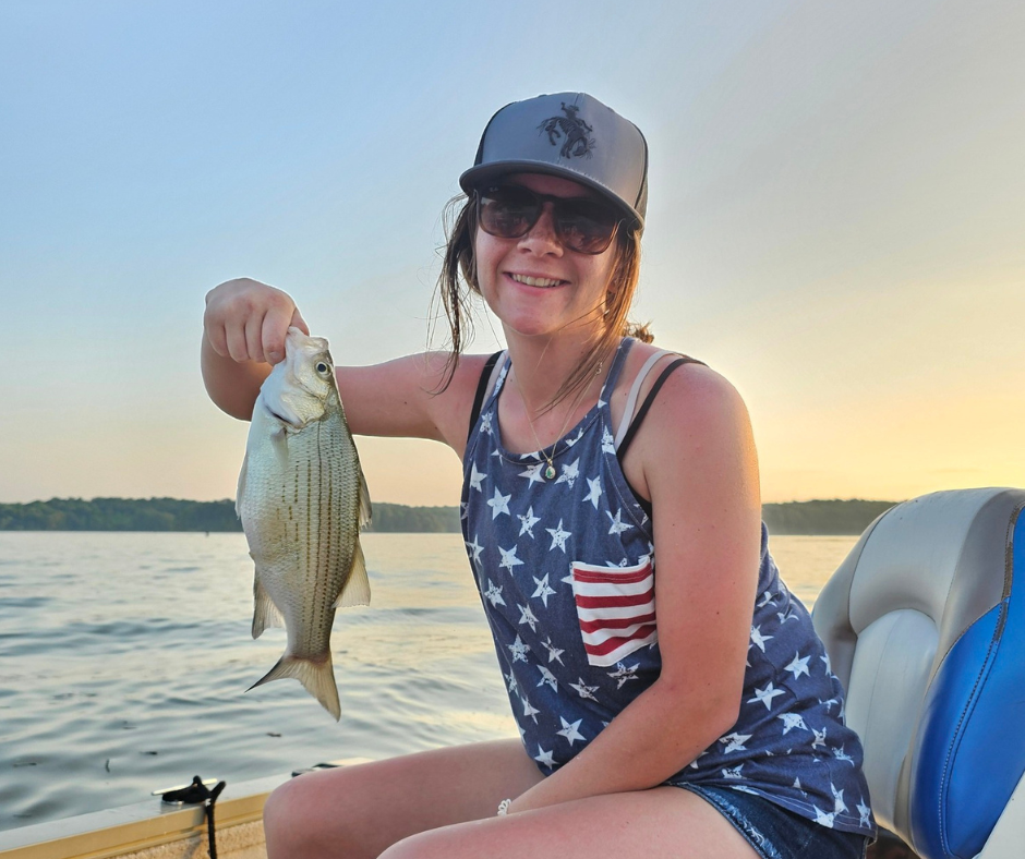 Fishing by boat for crappie & bass on lake barkley from holiday hills resort