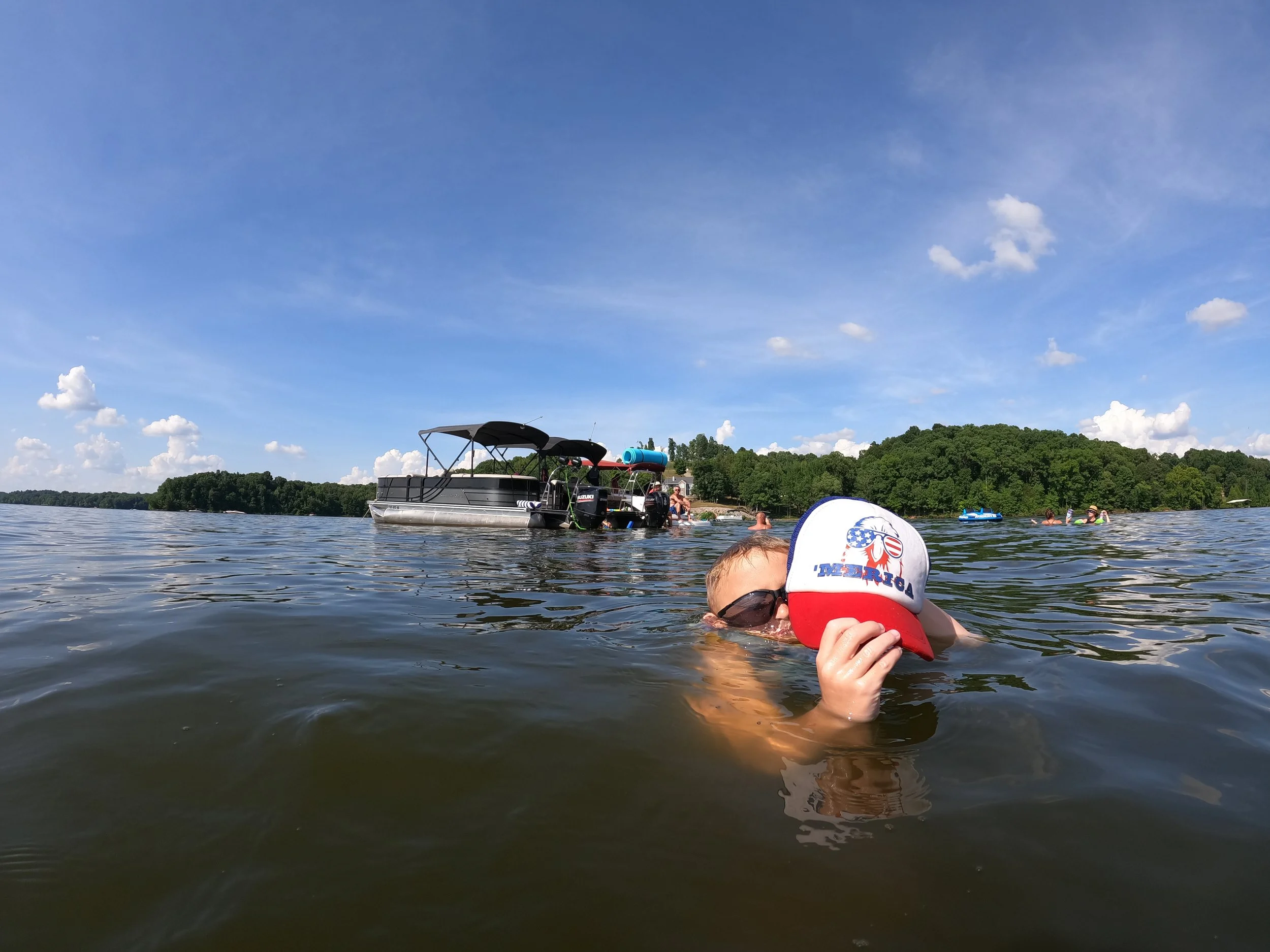 Creating family boating memories at holiday hills resort boat days near land between the lakes.