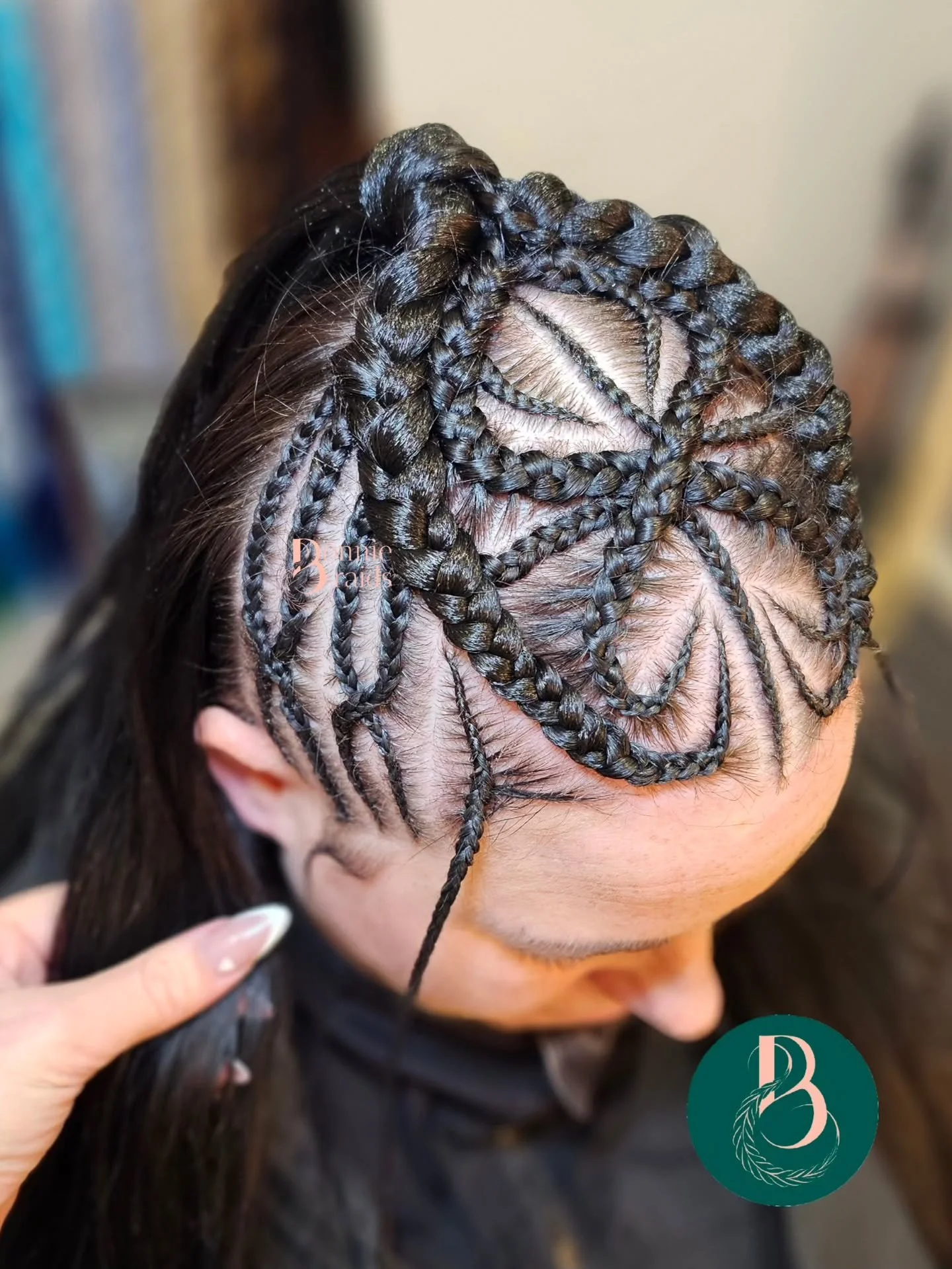 Mondays are for being creative......

My most intricate Braid Design to date!

4 hours of practice on Betty at the weekend then  4.5 hours in the Braid Bar today with @lynseyfriel as my model! My fingers are sore and my brain is fried (and I'm pretty