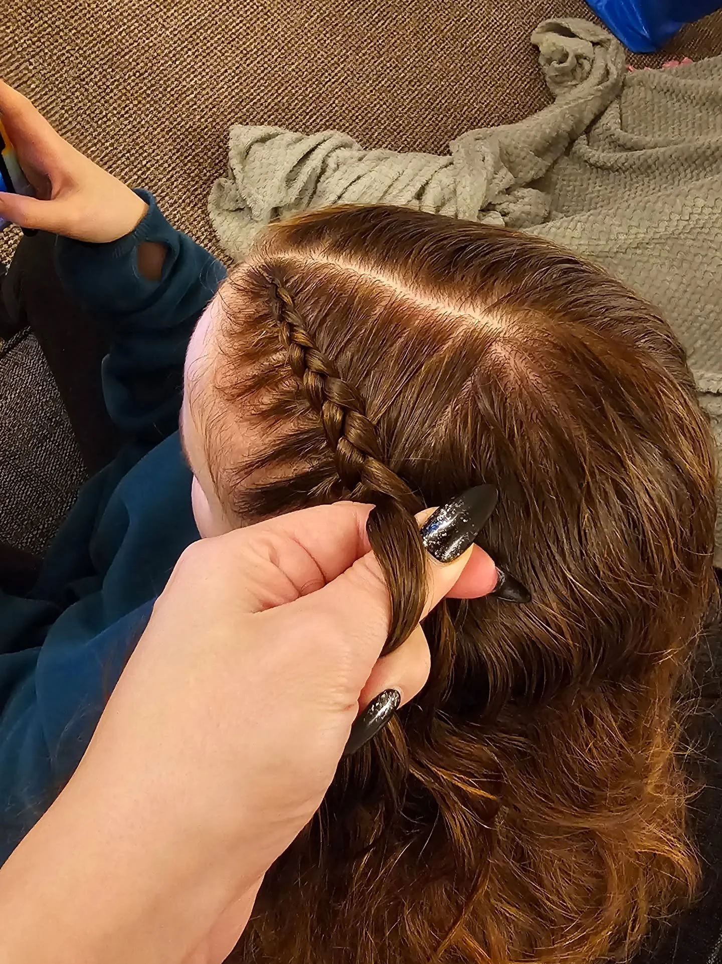 10 minutes.....

Thats all this hairstyle took.

All because she told me she has swimming at school tomorrow for PE, and she didnt want to deal with her hair (what 12 year old does?!) Mum to the rescue!

Did you know it only takes 1 hour to master th