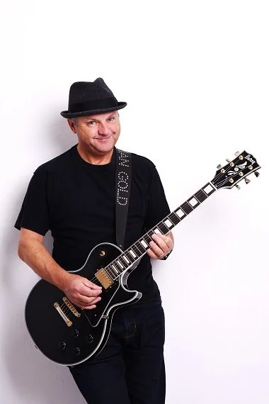 Brian Gold entertains us at New year meet (30th December)