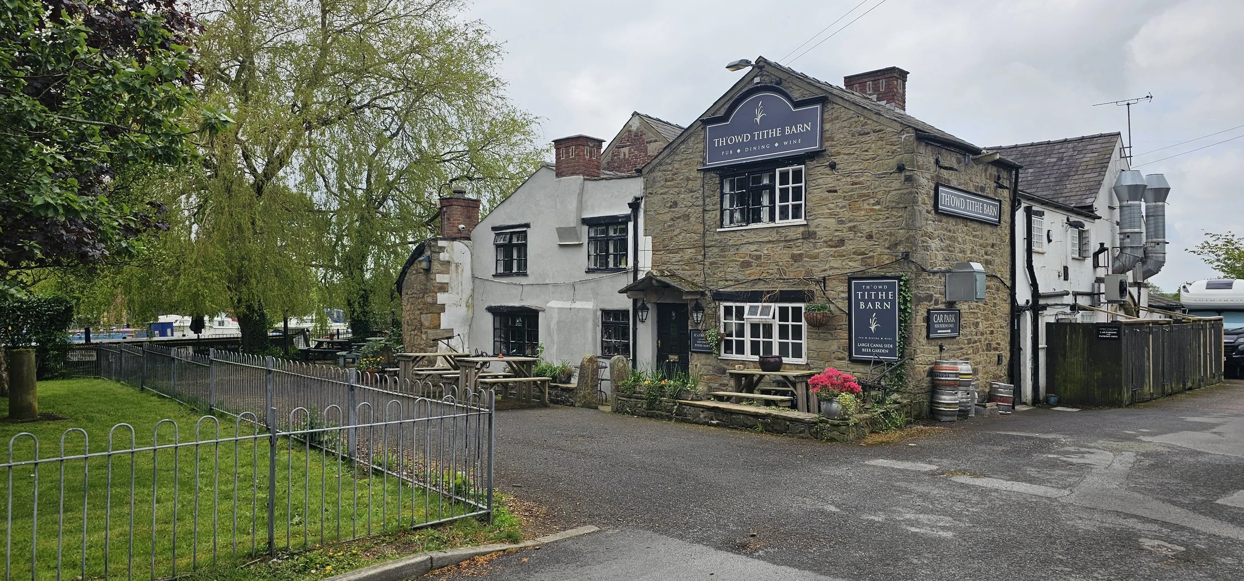 Olde Tithe Barn pub