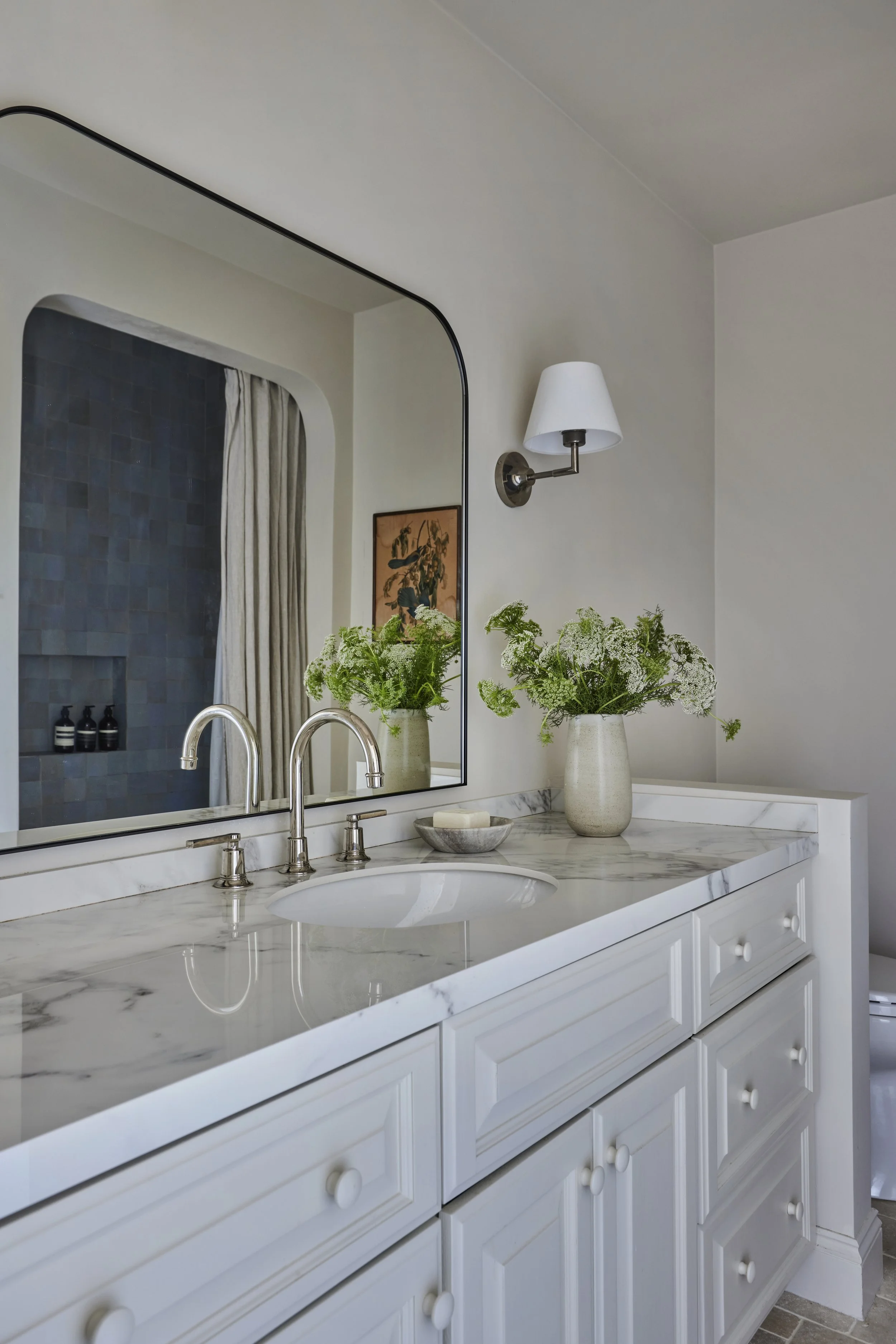 Marissa Morin - Tarzana - 24 Mirror Stretch.jpg