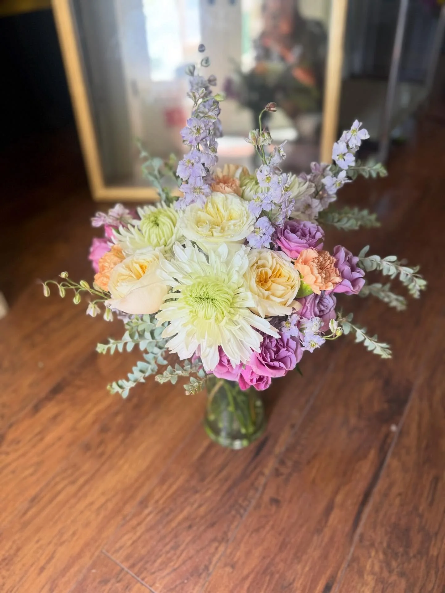 Some ✨ pretty ✨ arrangements already going out to some amazing Moms! 💐💖

Our designers choice is still available to order! Greenologietx.com/mom