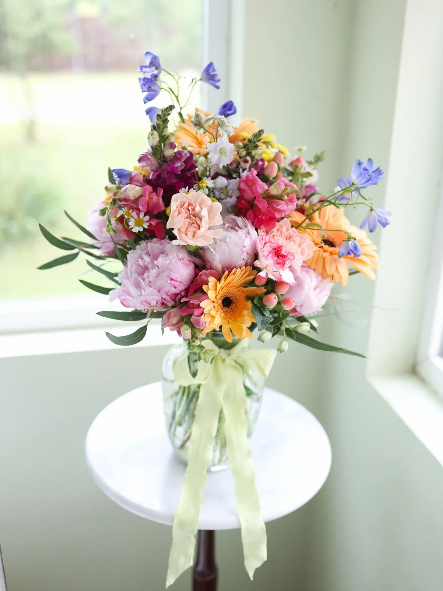 A few of our &ldquo;Designer&rsquo;s Choice&rdquo; bouquets from Mother&rsquo;s Day. We love these because each one is different, we get to use a little creativity and your bouquet will be a bit of a surprise to you! 💐 Available on Valentine&rsquo;s