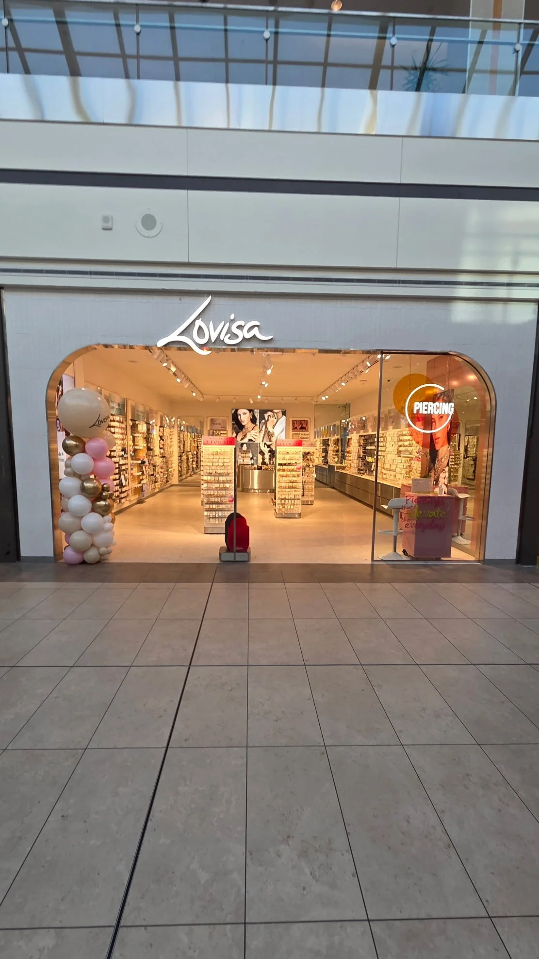 Lovisa Fairview - Fitup