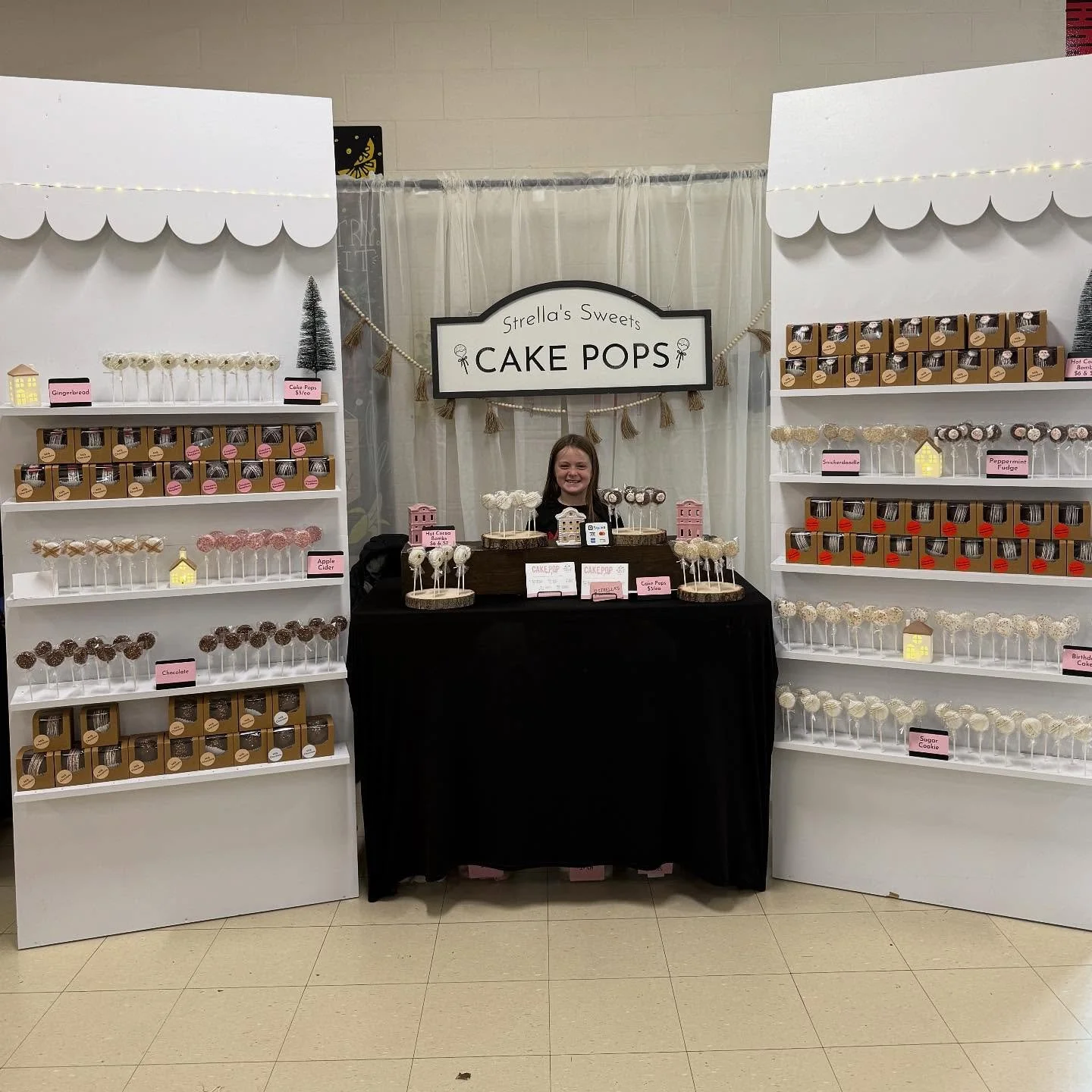 🎄✨ It&rsquo;s the most wonderful (and delicious!) time of the year! ✨🎄
Come join us today at Lisbon High School for the Annual Holiday Festival! 🎁
With over 140 vendors and artists, there&rsquo;s something for everyone &mdash; and plenty of sweet 