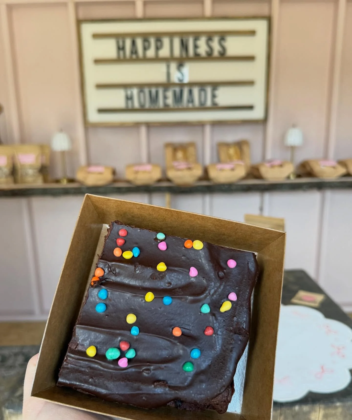 It&rsquo;s true&hellip; happiness is homemade 💗 

And around here, that happiness smells a lot like fresh sourdough, warm cinnamon rolls, and something sweet cooling on the counter.

The Dough House is fully stocked today with a mix of your classic 