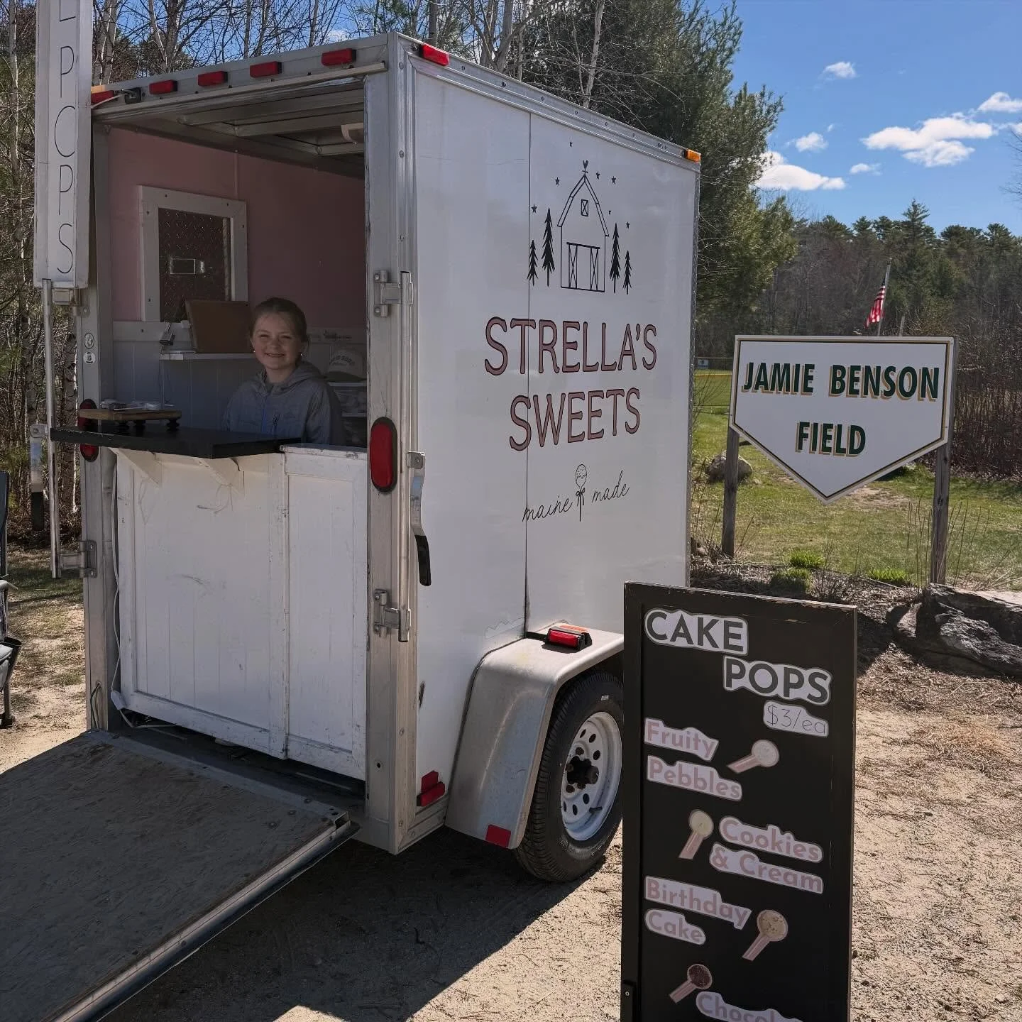 It&rsquo;s officially that time of year&mdash;outdoor cake pop season is here ☀️ 🎂 

The Pop Shoppe is open for the season and ready for you! Today, you can find Elliotte at Auburn Suburban Little League fields, serving up your favorite cake pops fo