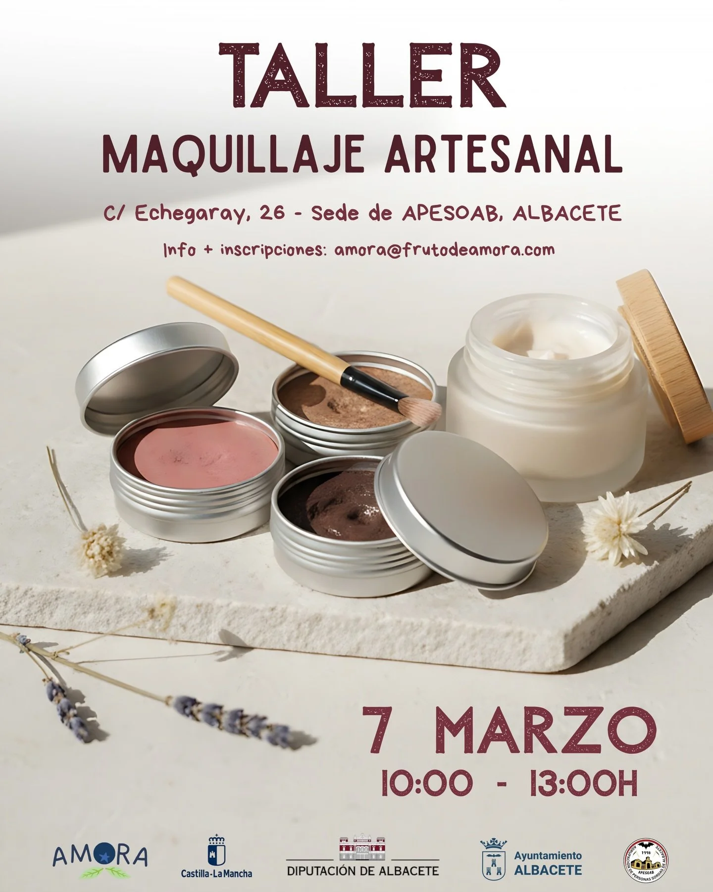 Hoy anunciamos un nuevo taller en el que aprenderemos a preparar nuestro propio maquillaje natural con cera de abeja, esencias, micas de colores, aceites&hellip;💄✨

Elaboraremos:

👀 Sombra de ojos
☺️ Colorete
👄 B&aacute;lsamo labial / pintalabios
