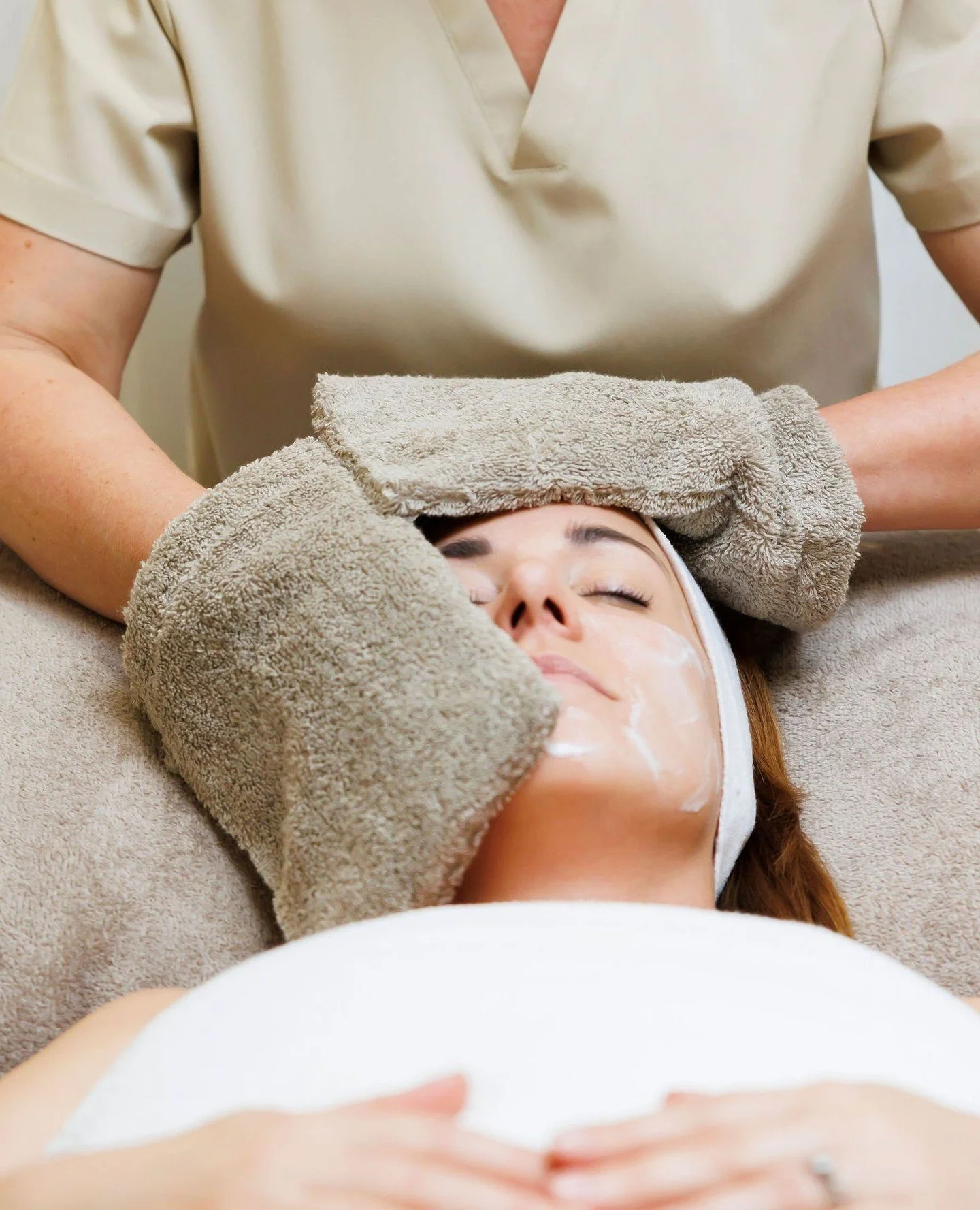 As the seasons change, so should your skincare 🍁⁠
⁠
Autumn is the perfect time to invest in chemical peels - one of the most effective ways to resurface, renew, and refresh your skin. ⁠
⁠
During the summer, your skin is more exposed to UV rays, whic