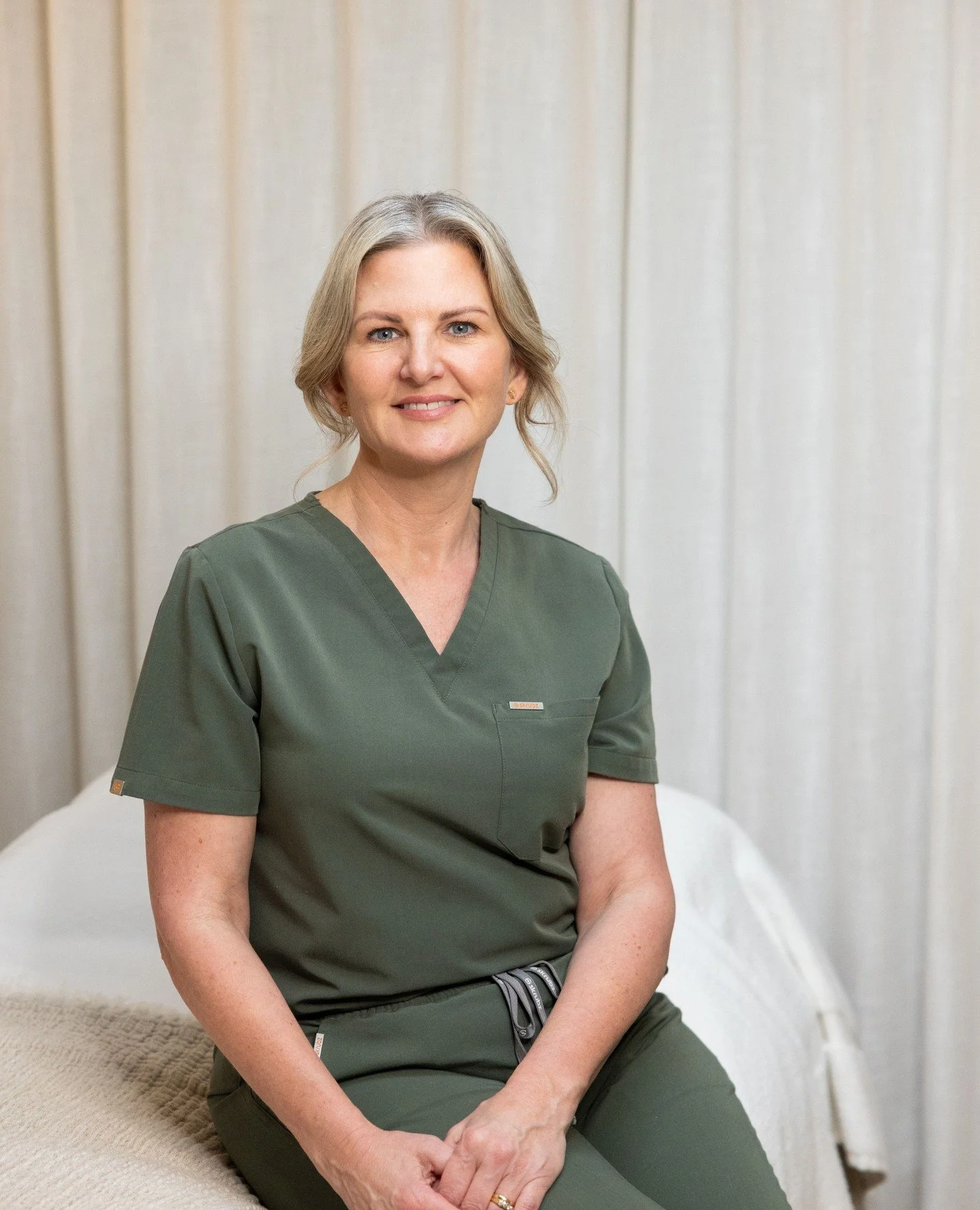 What we&rsquo;re really doing in clinic right now ✨⁠
⁠
Something I've been asking a lot in clinic recently is &ldquo;What do you have coming up this year?&rdquo;⁠
⁠
Weddings.⁠
Big birthdays.⁠
Summer holidays.⁠
Events you&rsquo;ve been looking forward