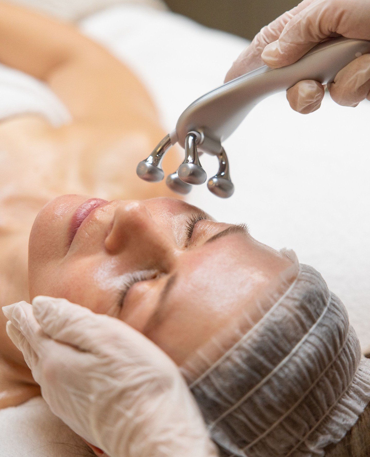 New treatments coming in April - think lifting, sculpting &amp; refining 👀⁠
⁠
We&rsquo;re introducing new BioTherapeutic technology into the clinic - bringing next-level lifting, sculpting and skin rejuvenation to your treatment plans.⁠
⁠
Launching 