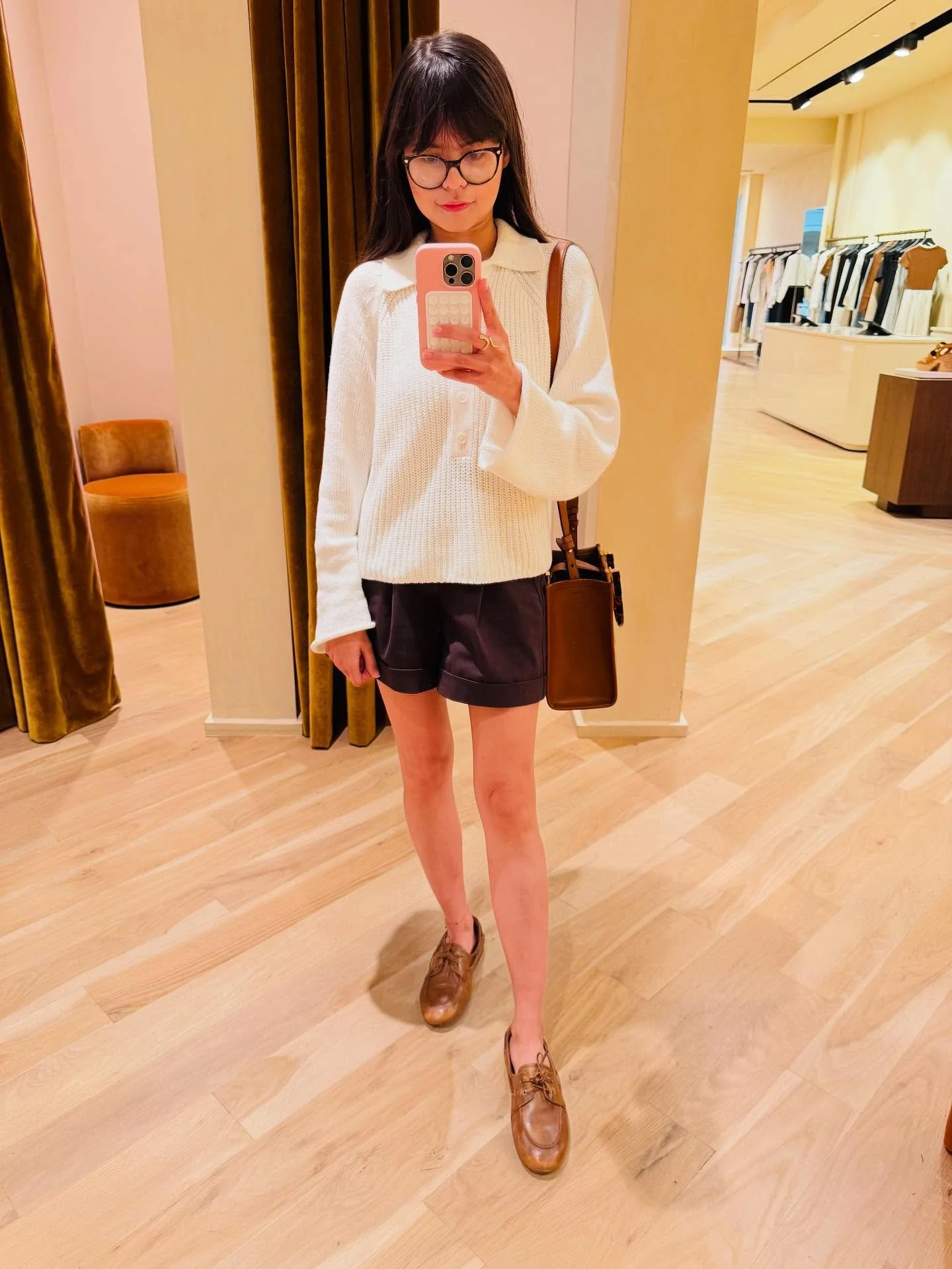 Styling ideas for the summer! If you need any help with closet editing + outfit building, I got you! 👗