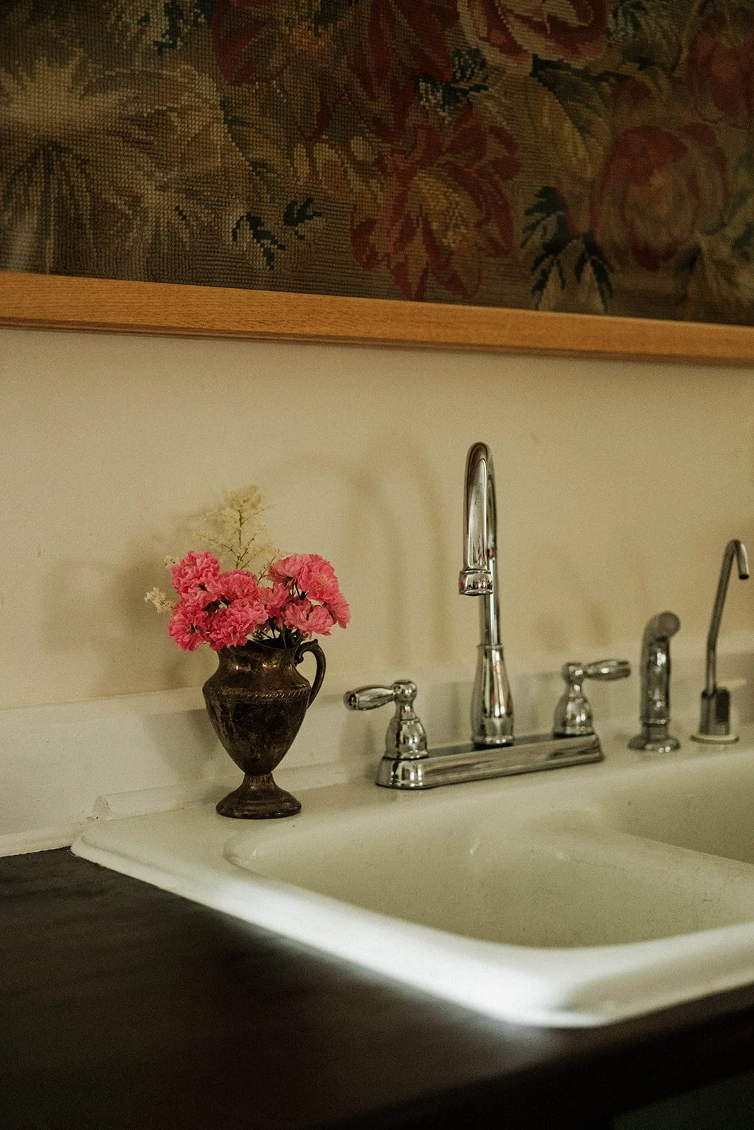 Kingston Carriage House Parlour Suite Chef's Kitchen Detail