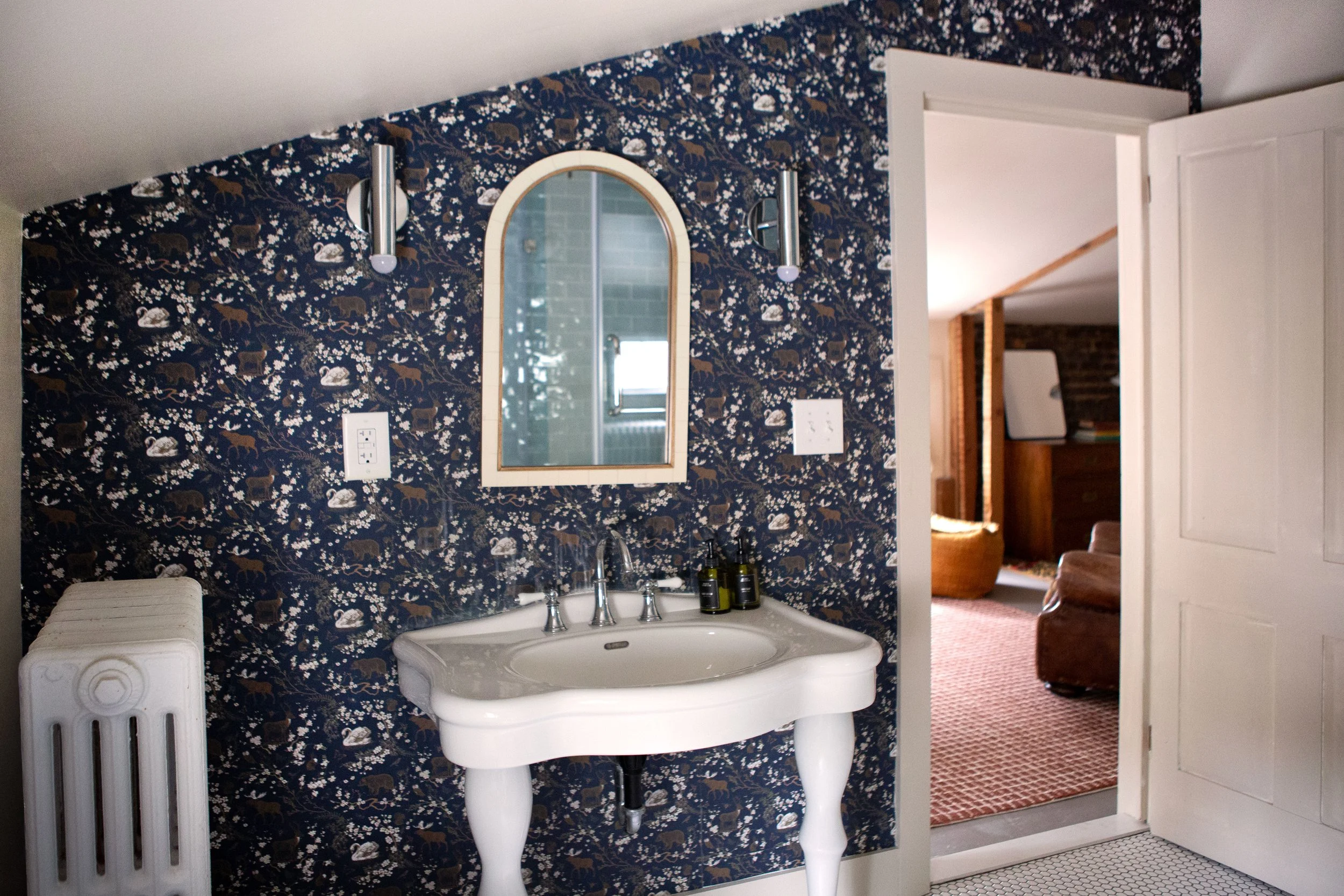 Kingston-Carriage-House_Poets_Loft-18-Primary-Bathroom.jpg