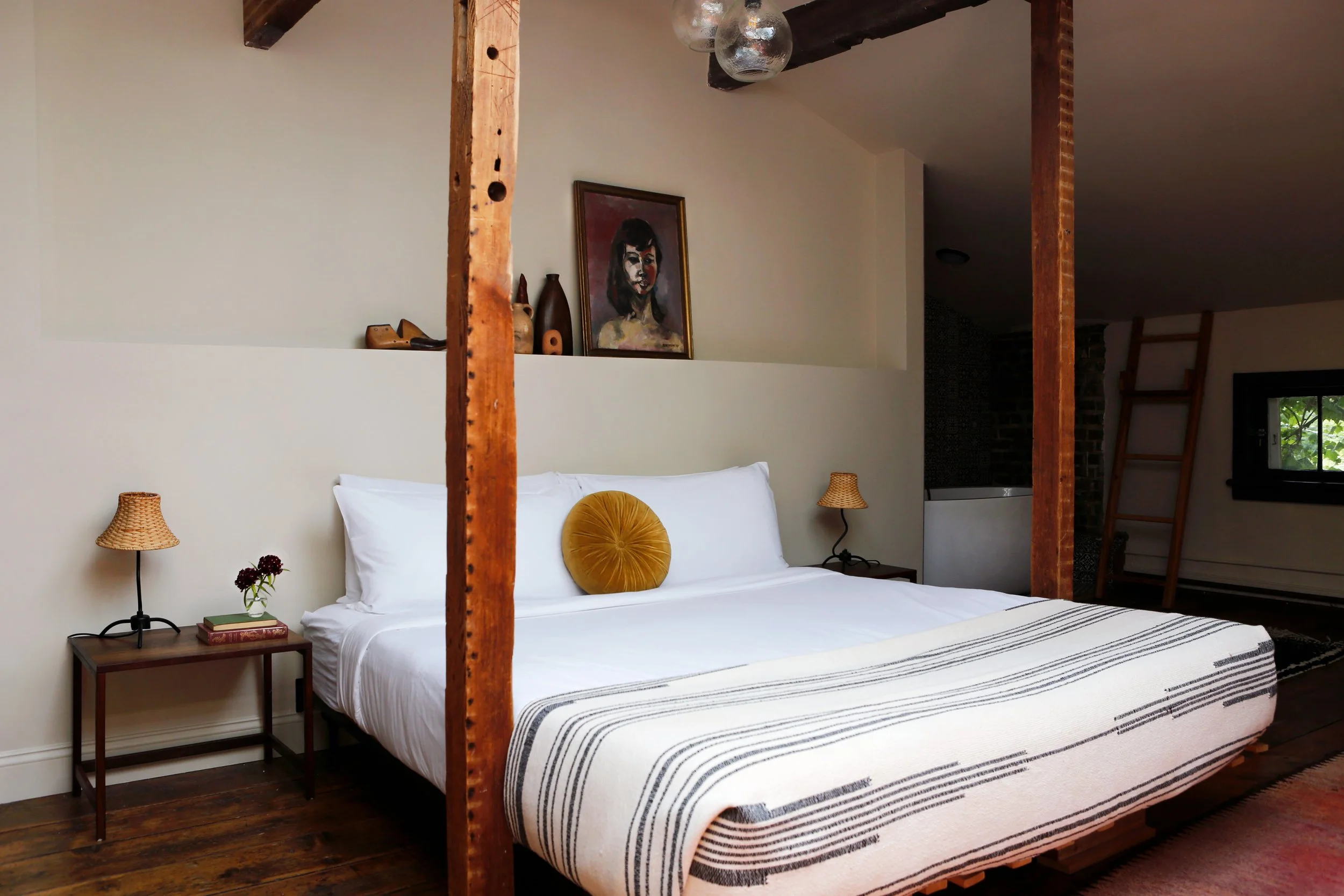 Kingston-Carrriage-House_Captains_Loft_1_Bedroom.jpg