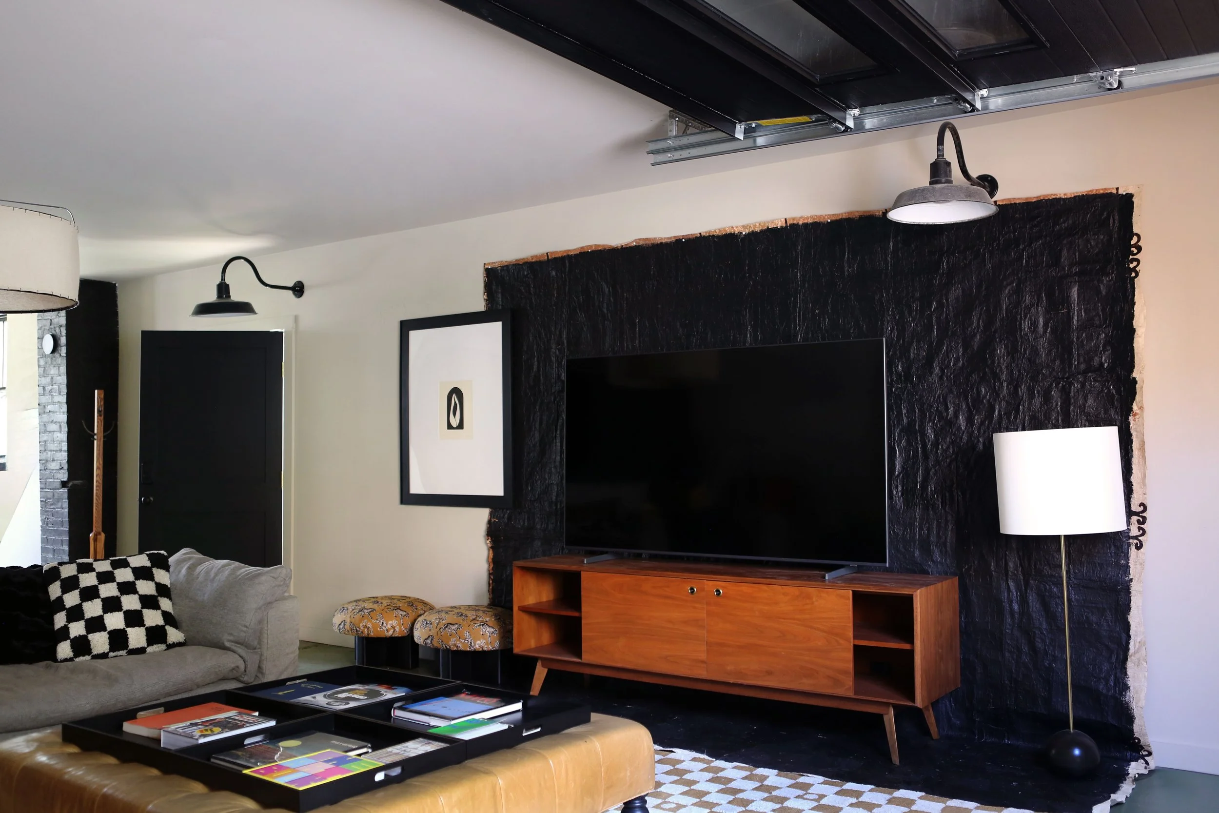 Kingston-Carriage-House_Moto-Grand_8_Living-Room.jpg