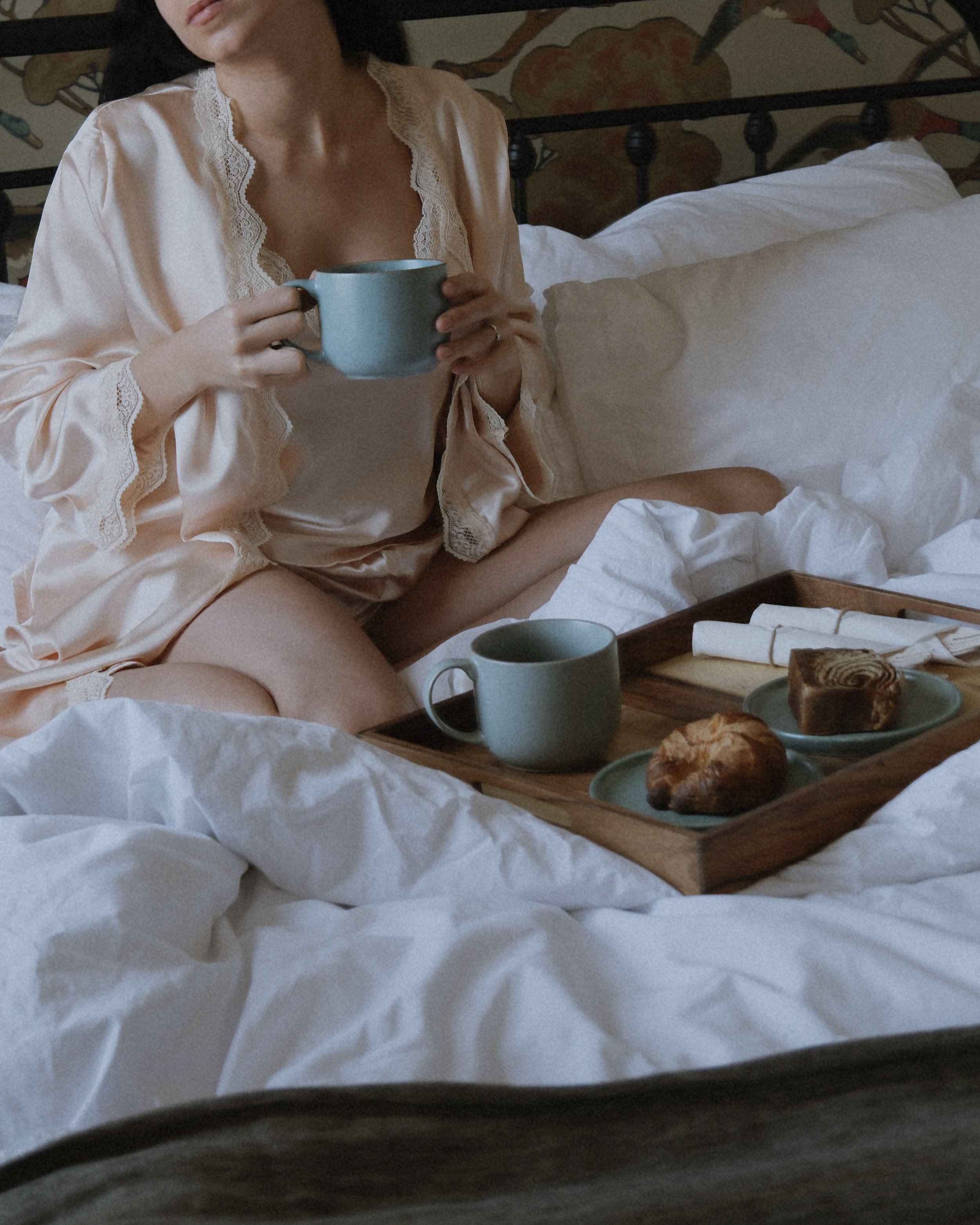 Kingston Carriage House_Parlour Suite_Complimentary_Brekfast.jpg