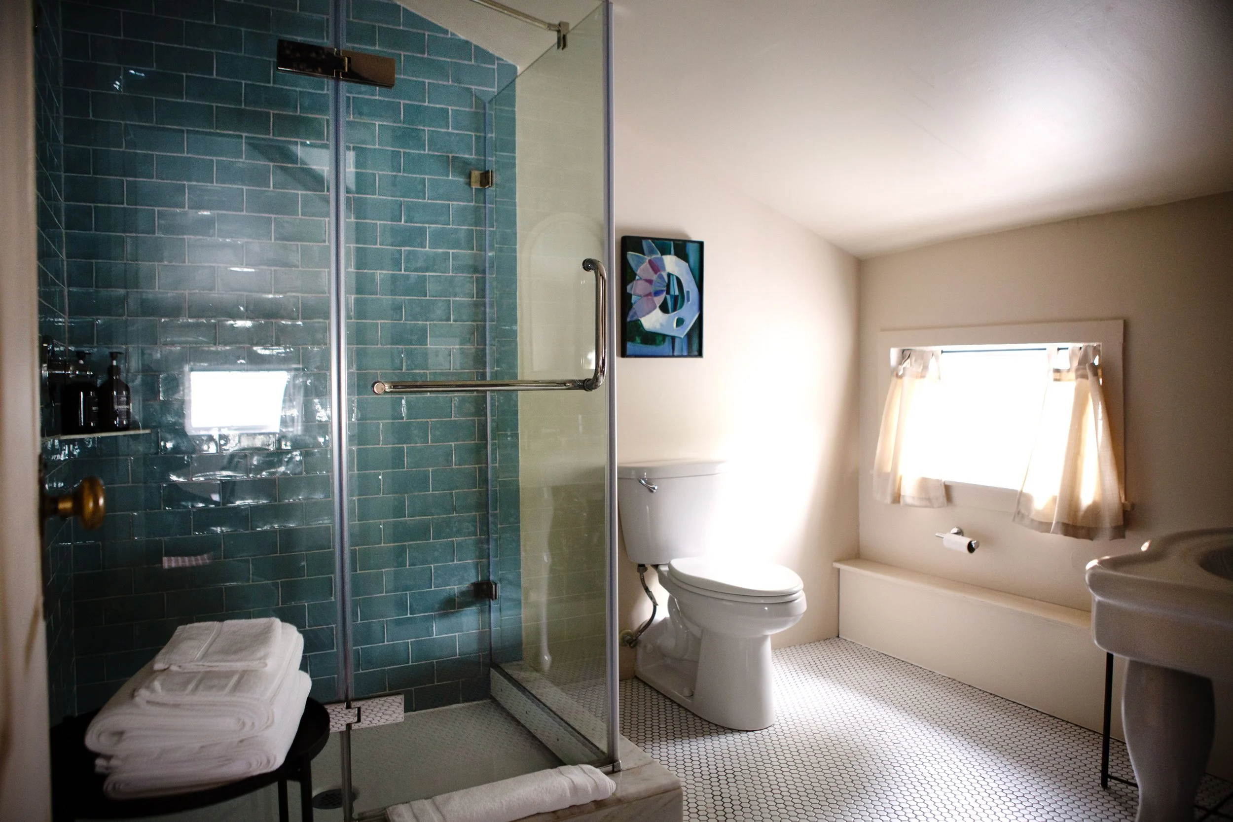 Kingston-Carriage-House_Poets_Loft-16-Primary-Bathroom.jpg