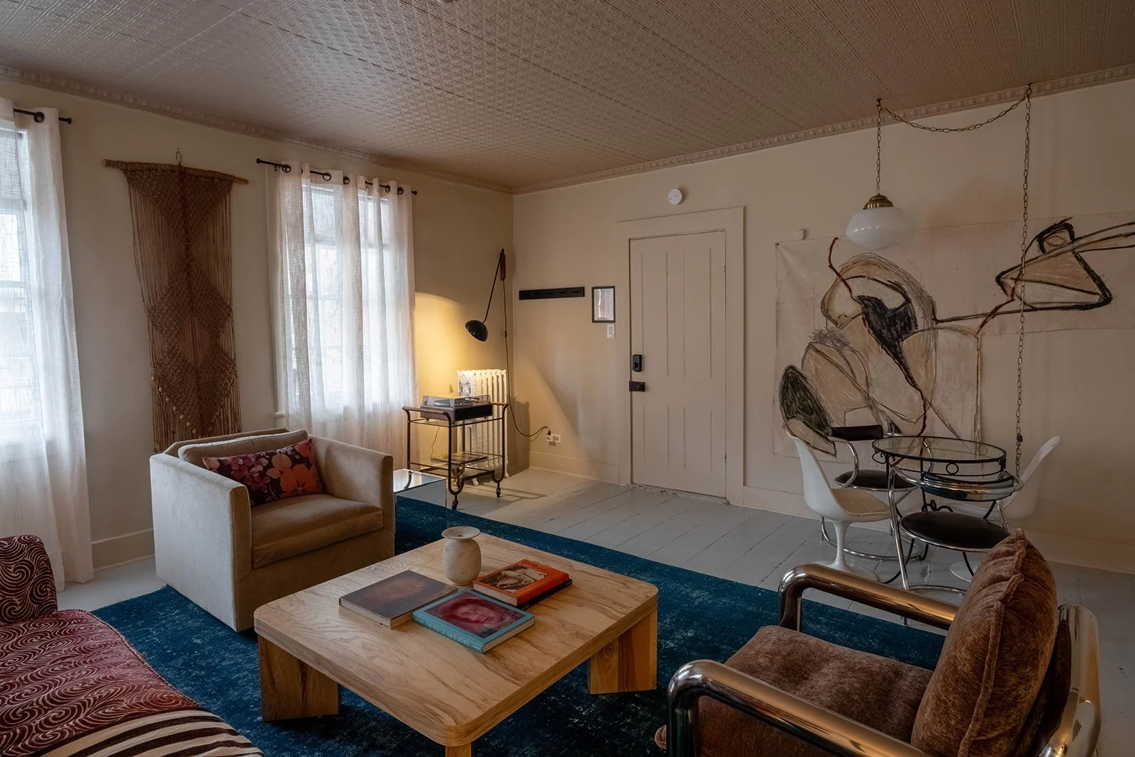 Kingston-Carriage-House_Garden_Suite_2_Living-Room.jpg