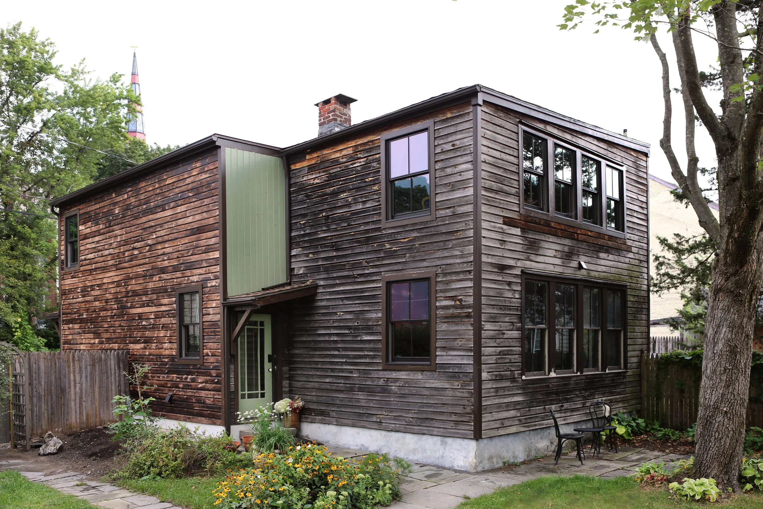 Kingston-Carriage-House_Moto-Grand_18-Exterior.jpg