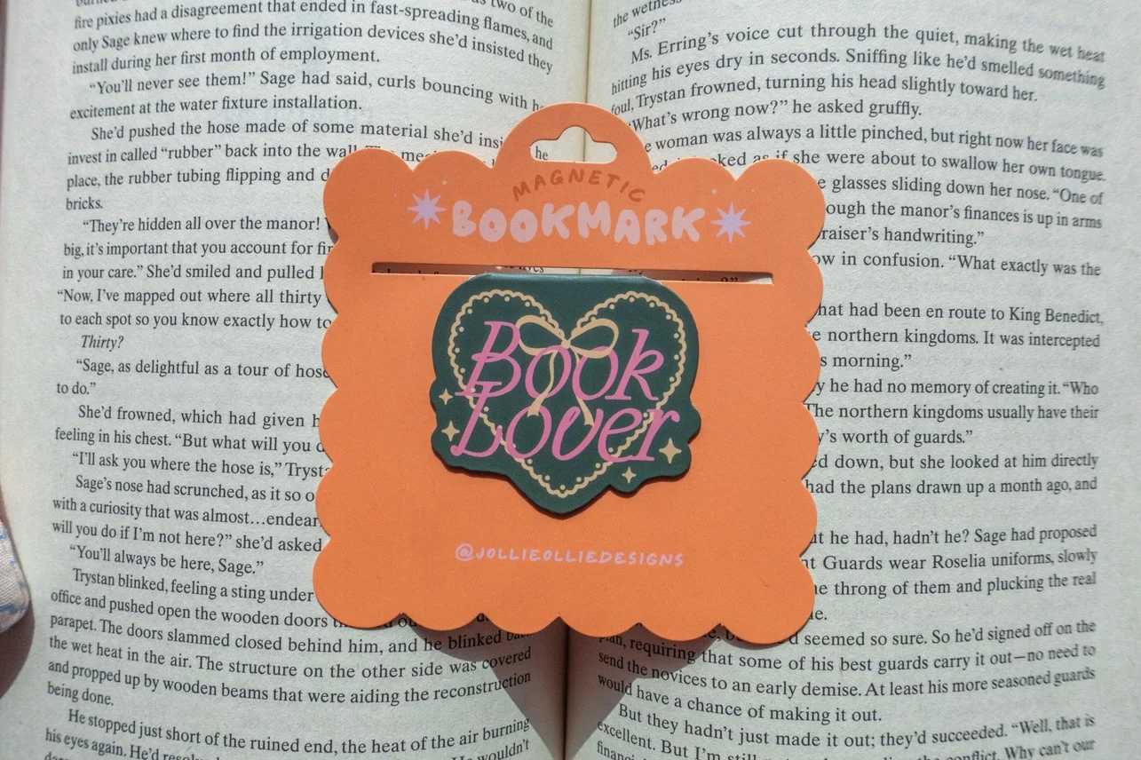 Book Lover [Green] Magnetic Bookmark3.webp