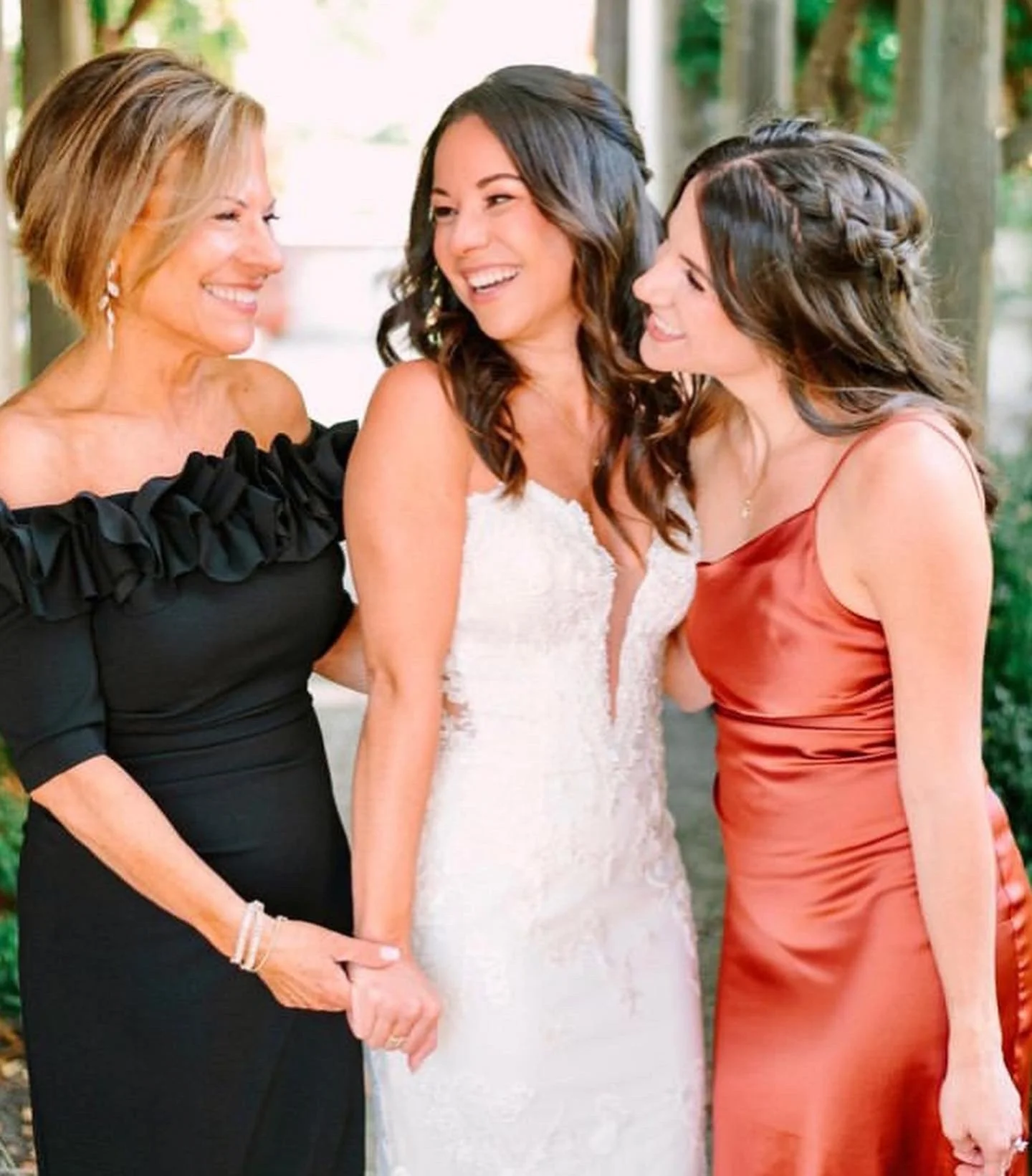 How Many People Should You Bring to Your Bridal Appointment?