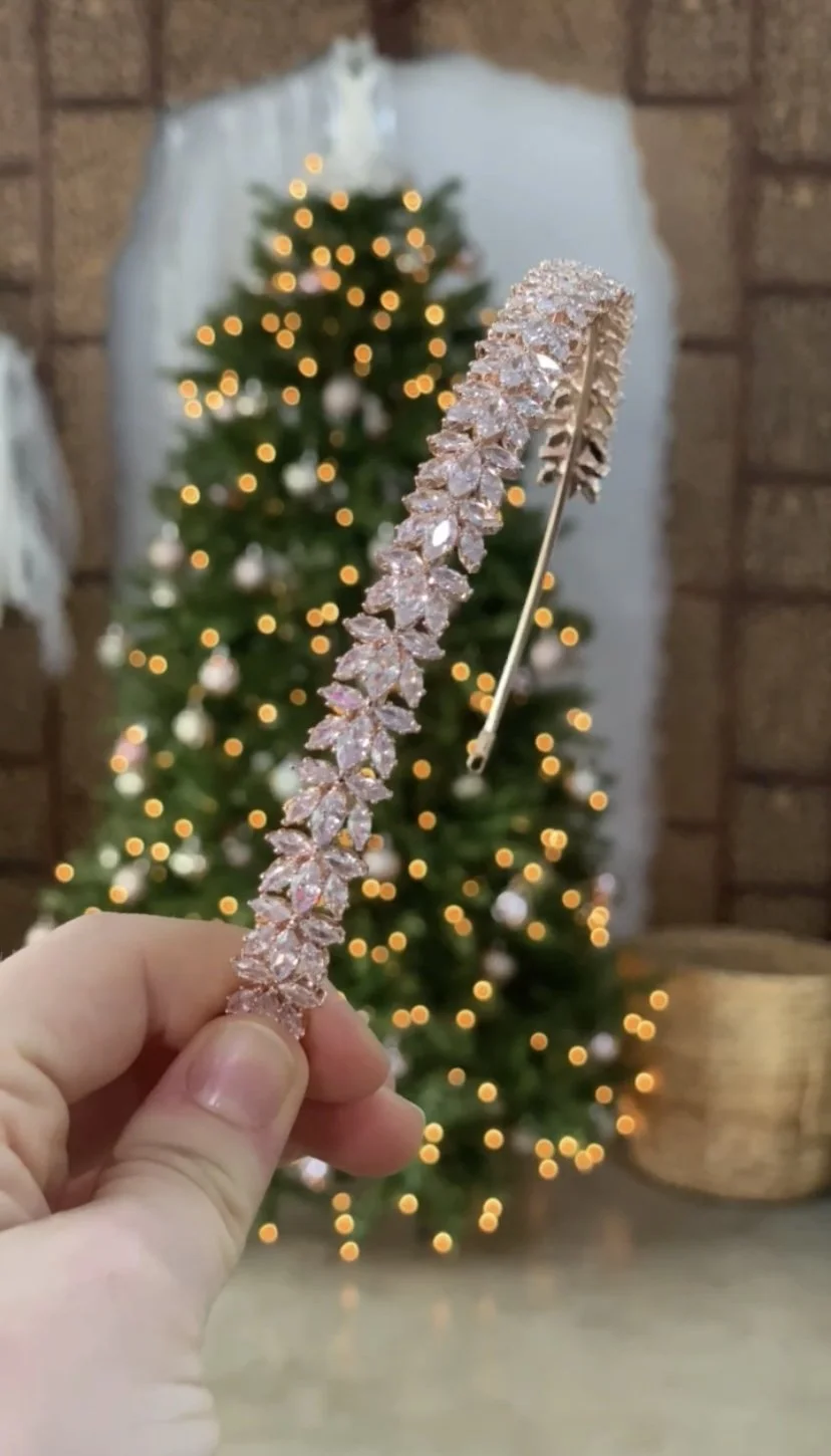 When to Shop for Your Dress During the Holidays (Your Complete Guide)