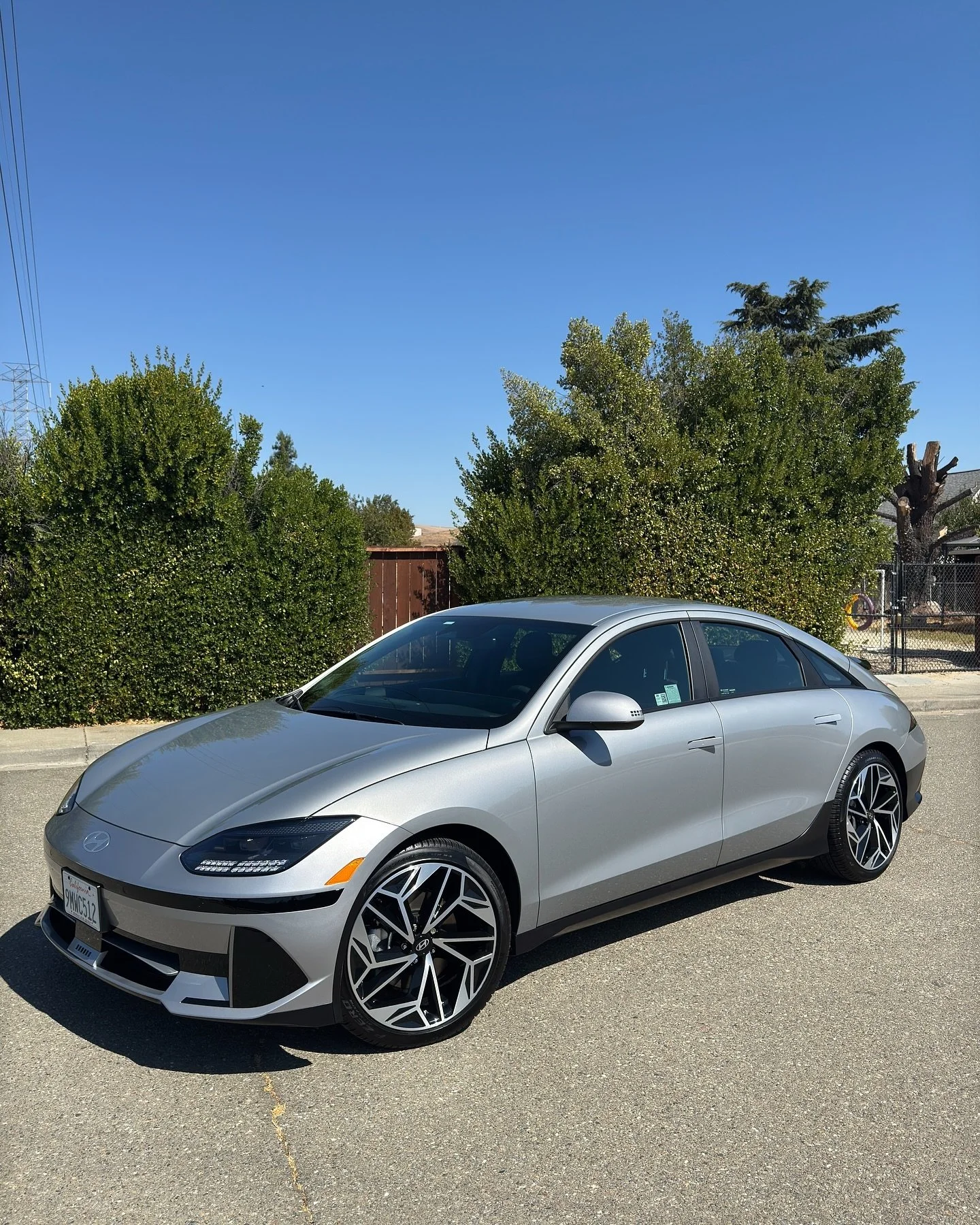 Just wrapped up a sleek one-step polish on this stunning silver Hyundai IONIQ 6 ! paired with an express interior detail to bring back that fresh feel! 💎✨ Whether you&rsquo;re in Livermore or the surrounding area, let&rsquo;s get your ride shining! 