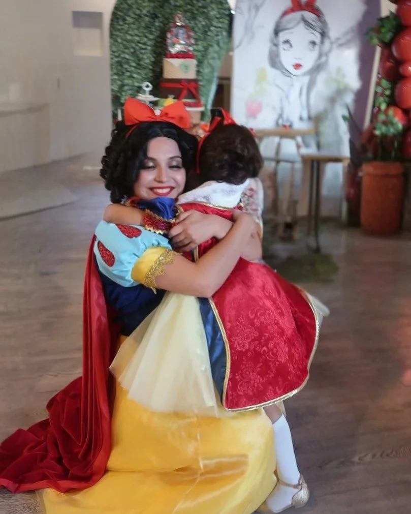 Warm hugs are the best, and moments like these are why we LOVE what we do so much. β€οΈπβ¨#birthdayprincess #snowwhite #dreams #warmhugs #princessparties #snowwhiteandthesevendwarfs #partycharacters #kidsparties #eventplanning #princesstheme #socalmoms